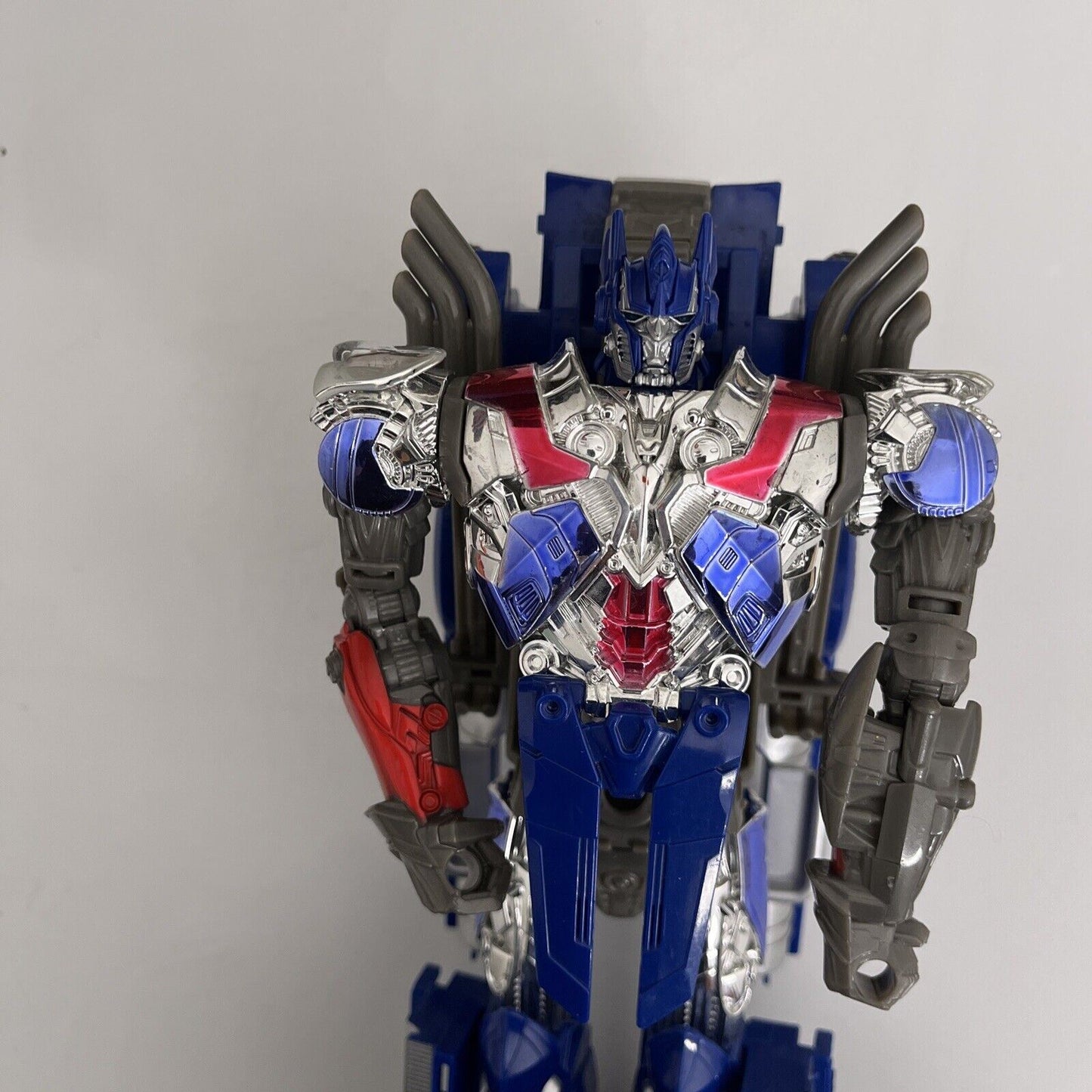 Optimus Prime Transformer 2013 Hasbro Tomy 11" Action Figure