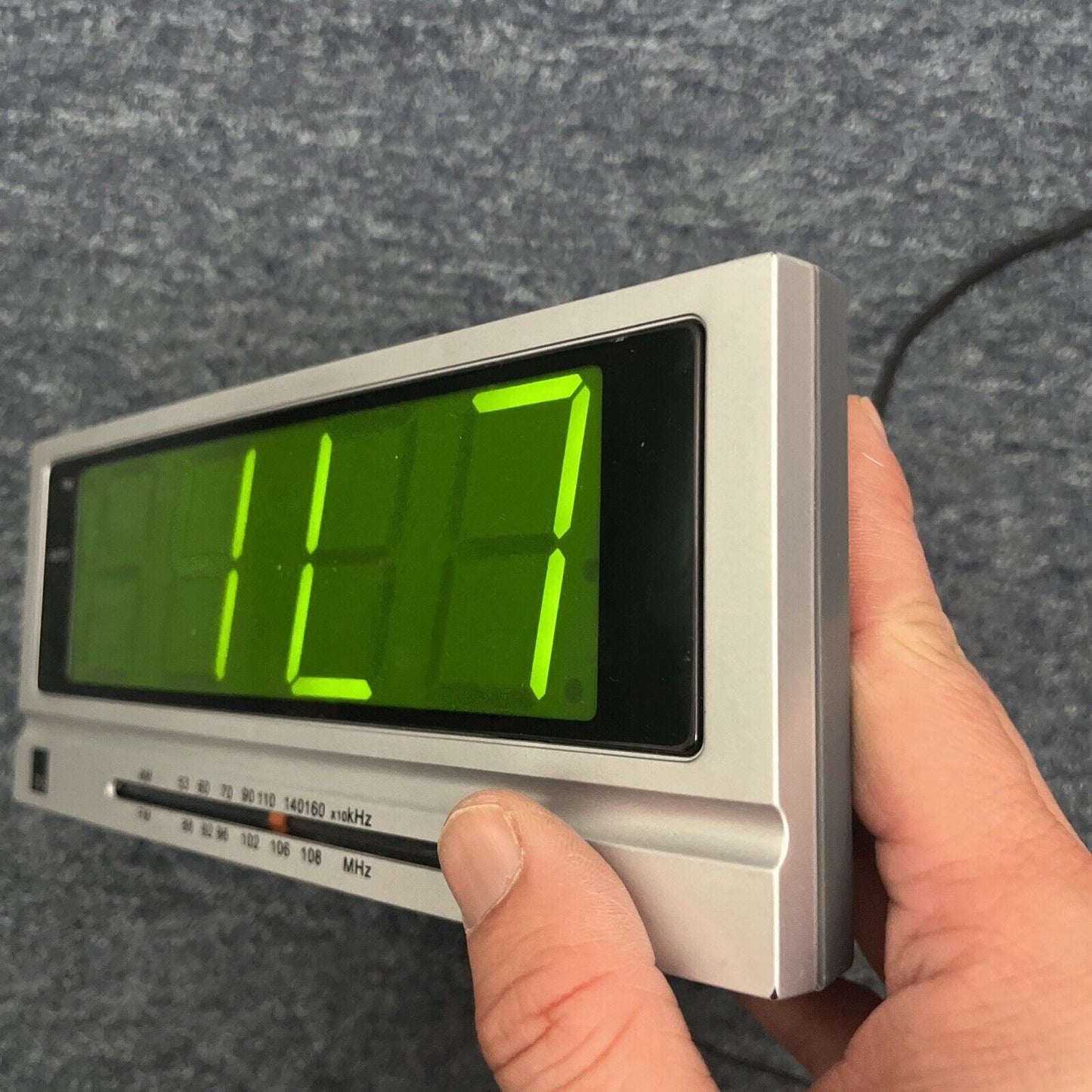 Dick Smith Big LED Alarm Clock AM FM Radio A4385