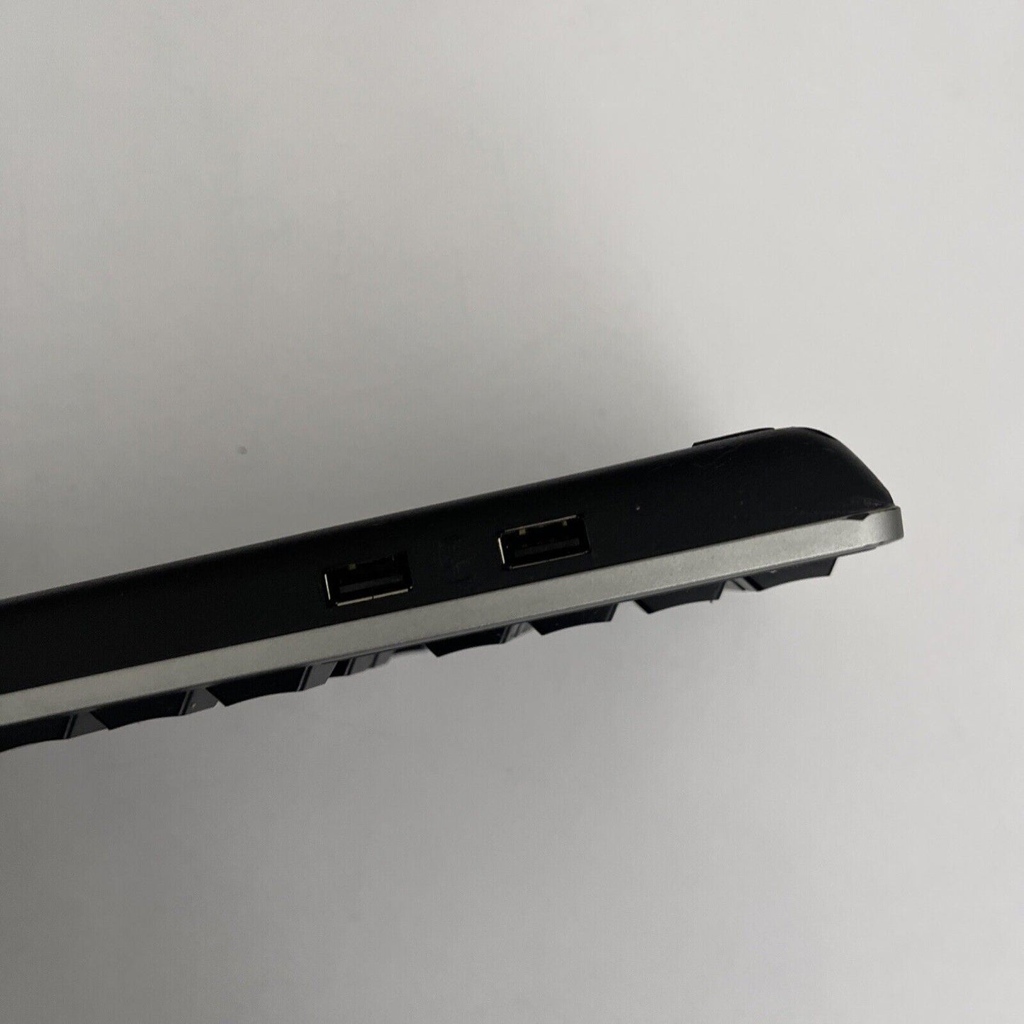Dell KB522 USB Wired Keyboard English Australian with 2 USB Extension Port