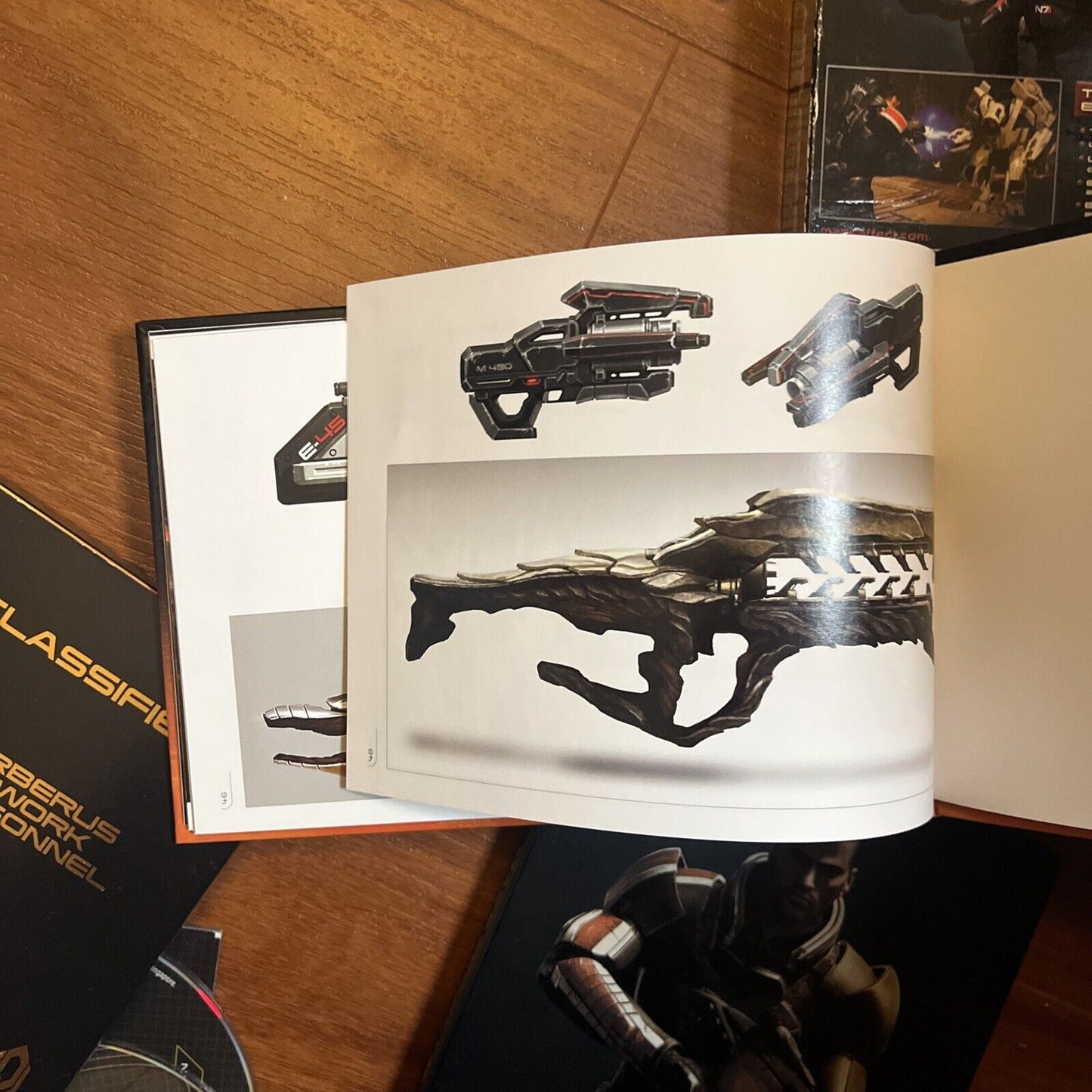 Mass Effect 2 - Collector's Edition Steelbook PC DVD-ROM Manual & Book