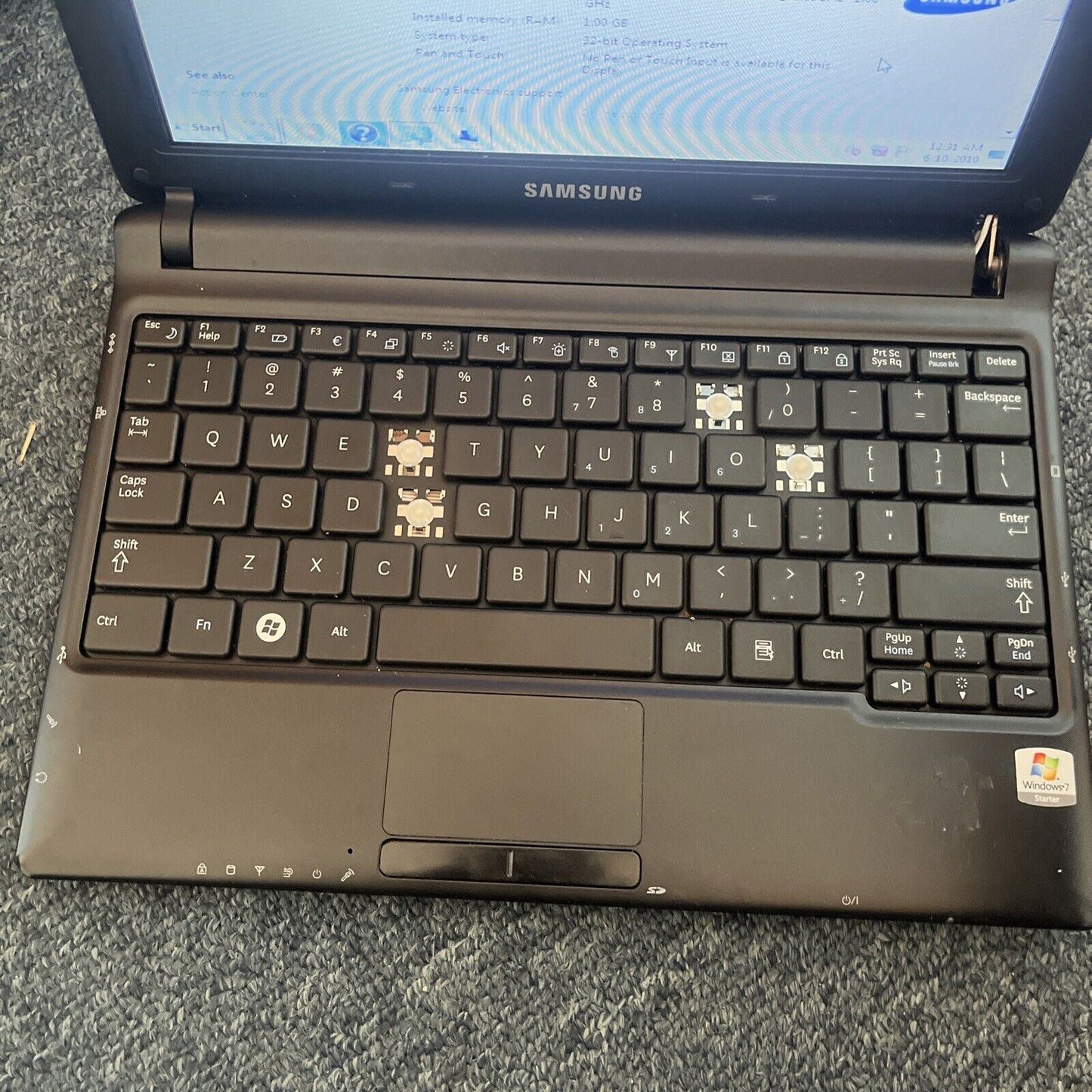 Samsung N145 Plus 10.1" Intel Atom 1GB RAM 140GB HDD Notebook *for parts/repair*
