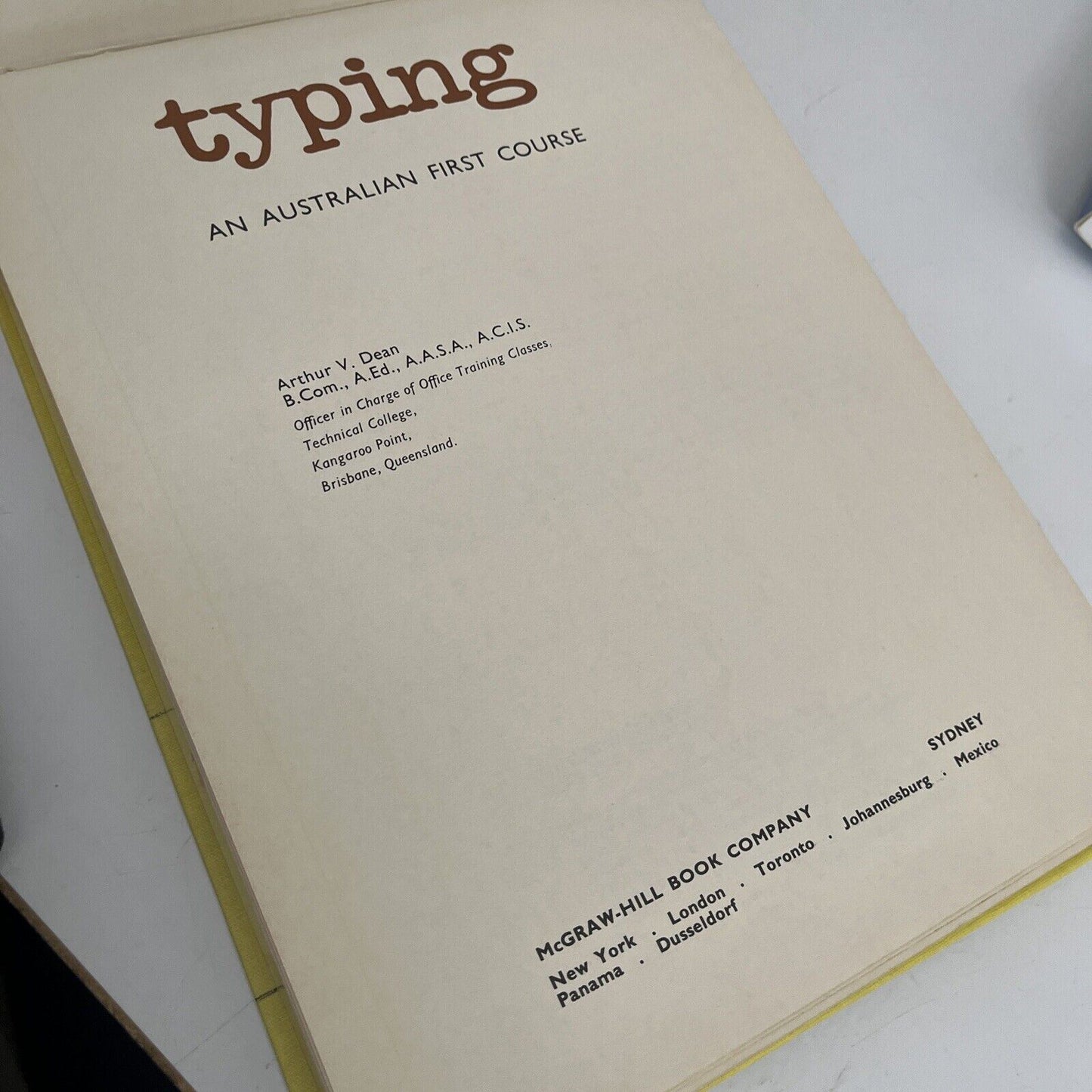 Typing - An Australian First Course by Arthur Dean 1970