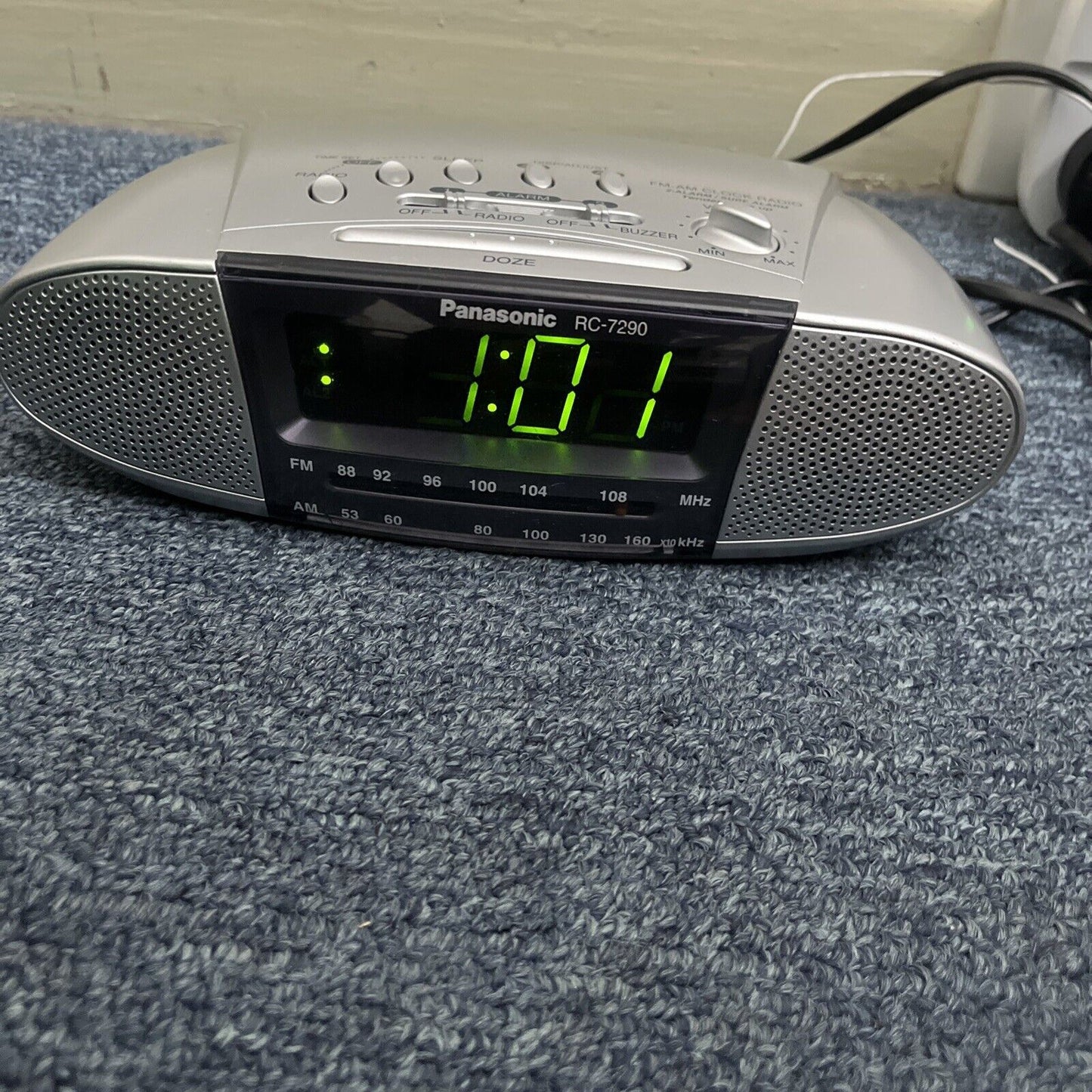 Panasonic RC-7290 AM/FM Dual Alarm Clock Radio