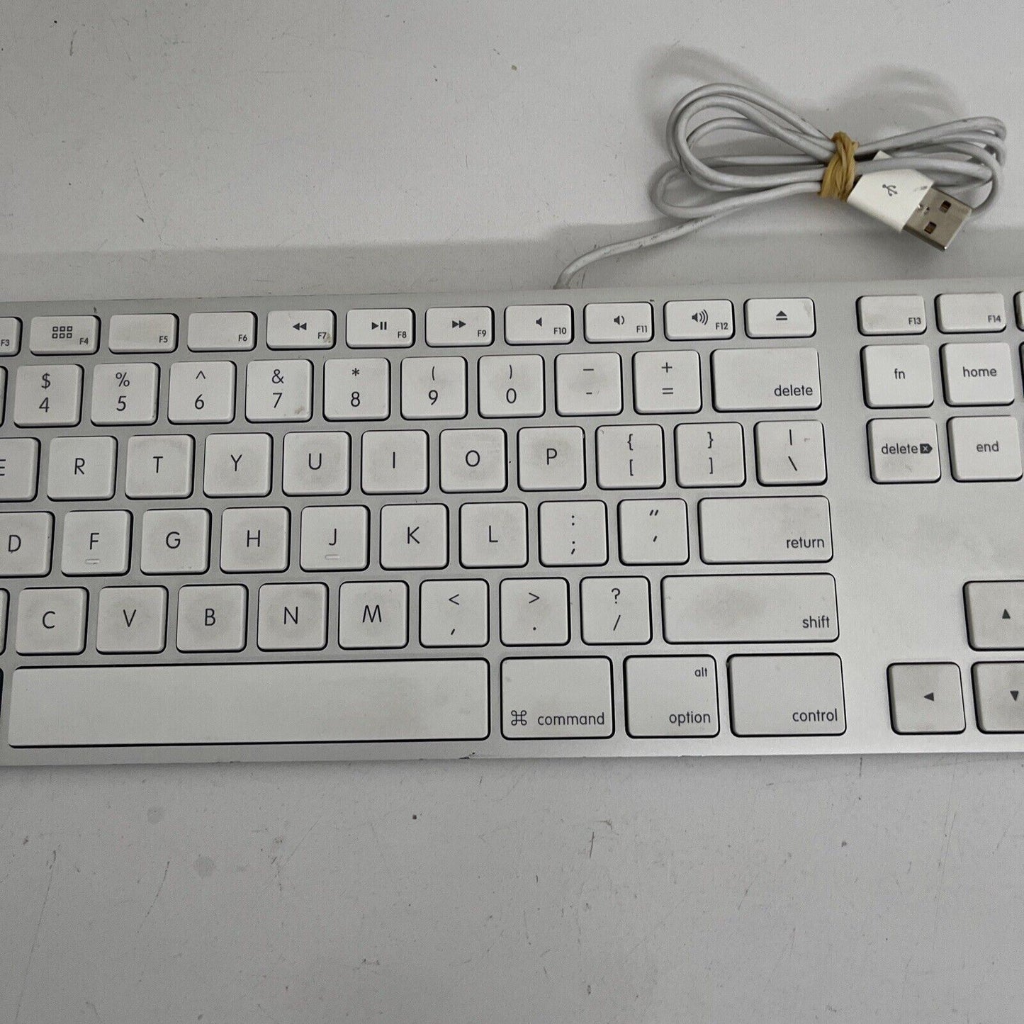 Apple Wired USB Keyboard with Numeric Keypad Model A1243 Mb110ll/a