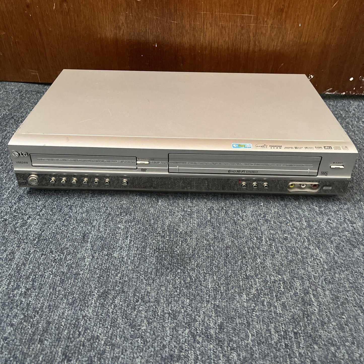 LG Combo VHS VCR Recorder DVD Player V8824W *for parts/repair only - No Remote*