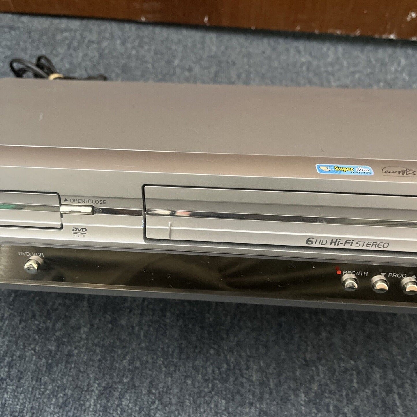 LG Combo VHS VCR Recorder DVD Player V8824W *for parts/repair only - No Remote*