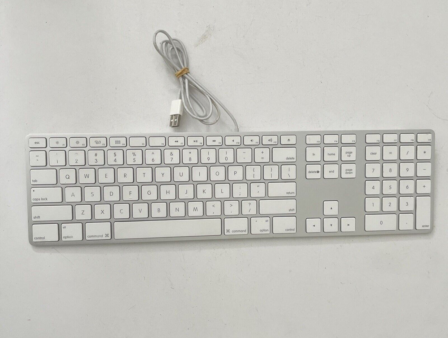 Apple Aluminum Keyboard with Numeric Keypad MB110LL/B Model A1243 EMC 2171