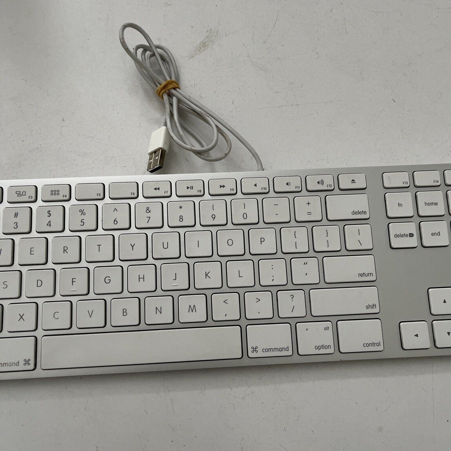 Apple Aluminum Keyboard with Numeric Keypad MB110LL/B Model A1243 EMC 2171