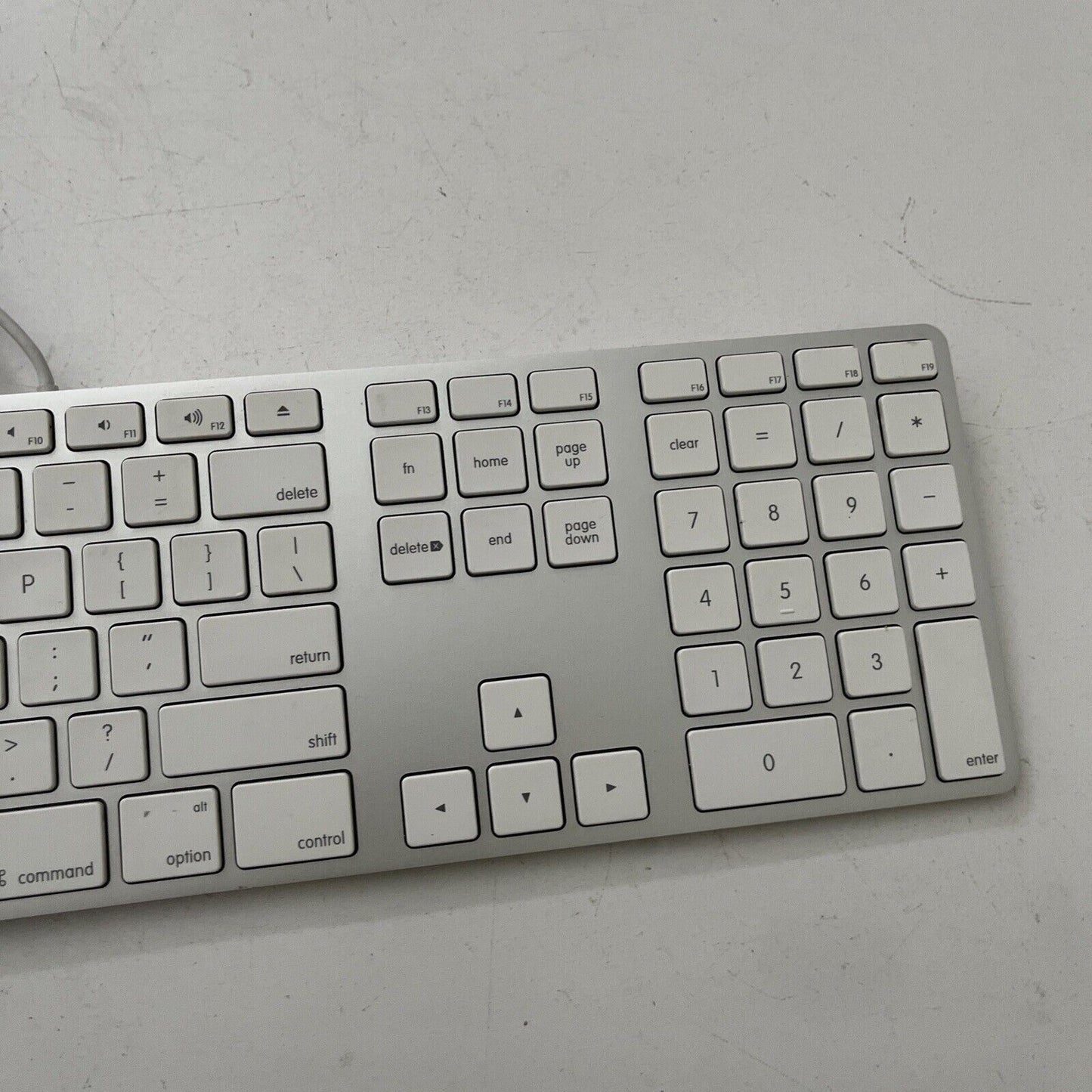 Apple Aluminum Keyboard with Numeric Keypad MB110LL/B Model A1243 EMC 2171