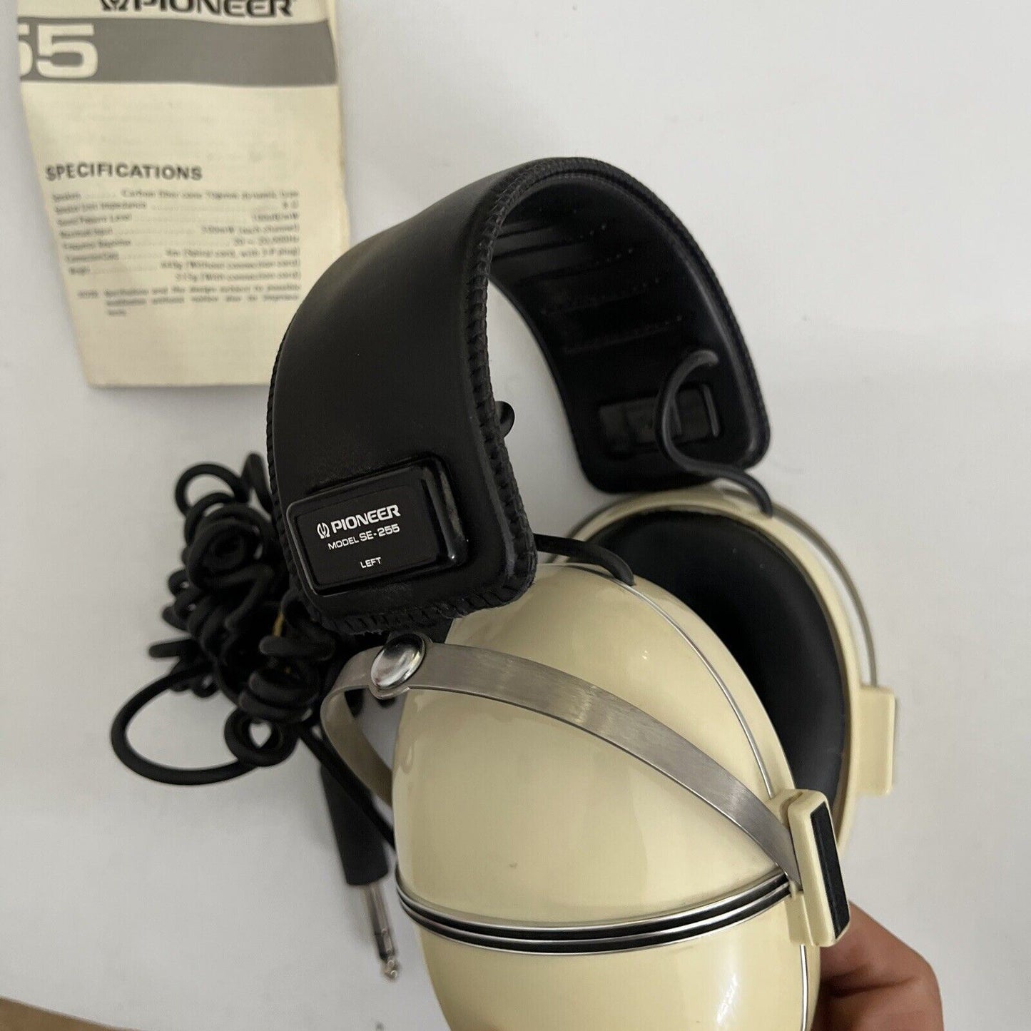 Vintage Pioneer SE-255 Over the Ears Headphones *Missing Left Volume Knob*