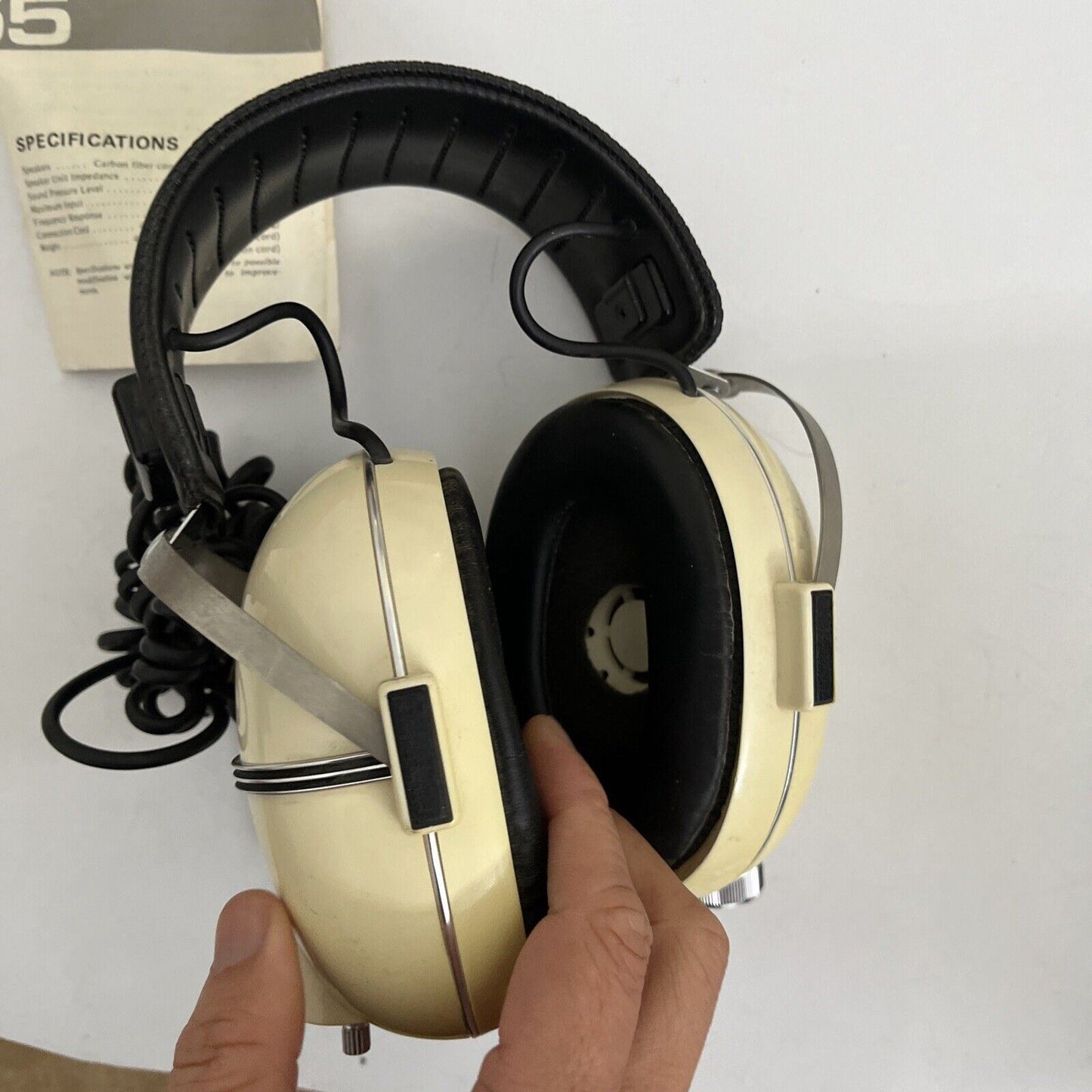 Vintage Pioneer SE-255 Over the Ears Headphones *Missing Left Volume Knob*