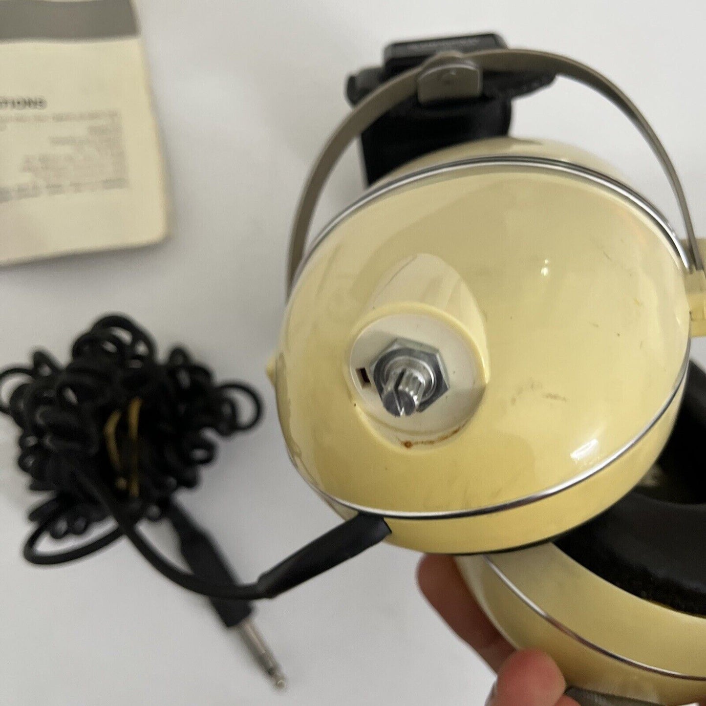 Vintage Pioneer SE-255 Over the Ears Headphones *Missing Left Volume Knob*