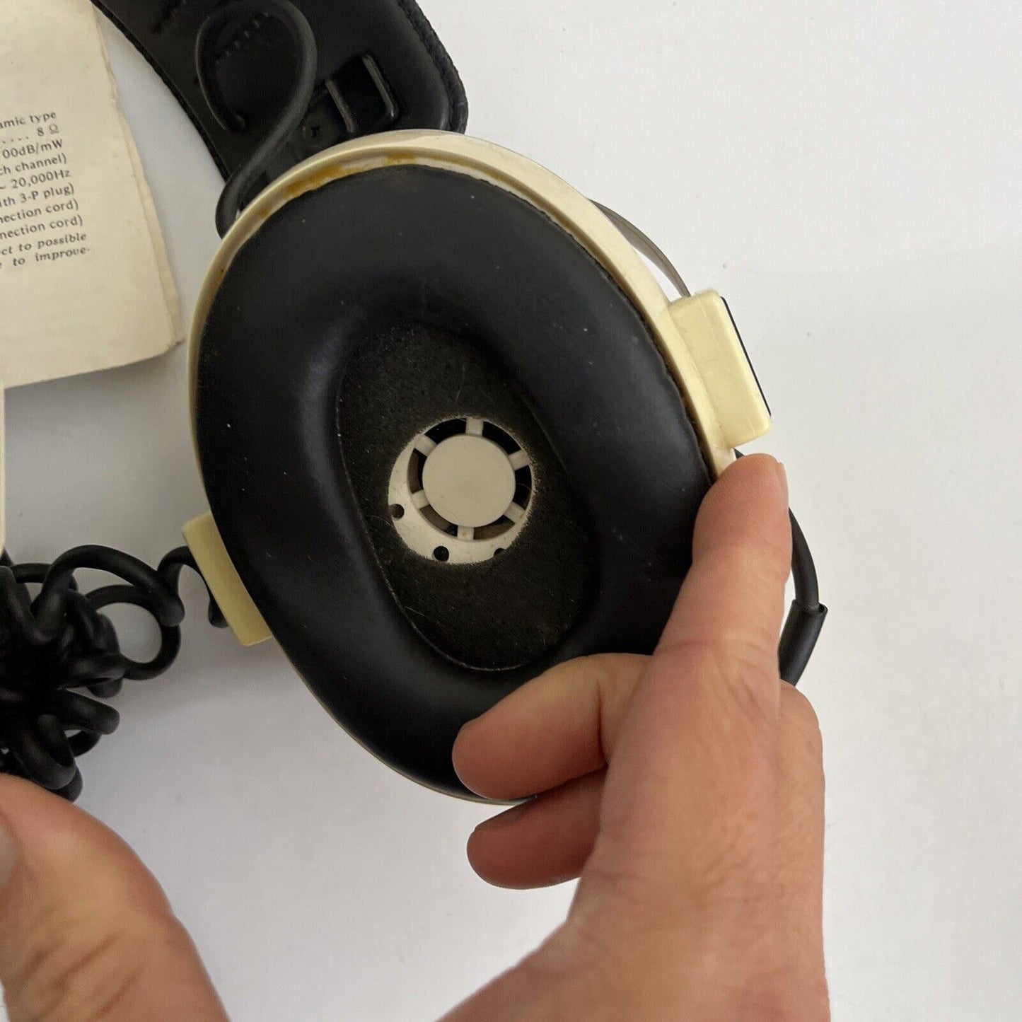 Vintage Pioneer SE-255 Over the Ears Headphones *Missing Left Volume Knob*