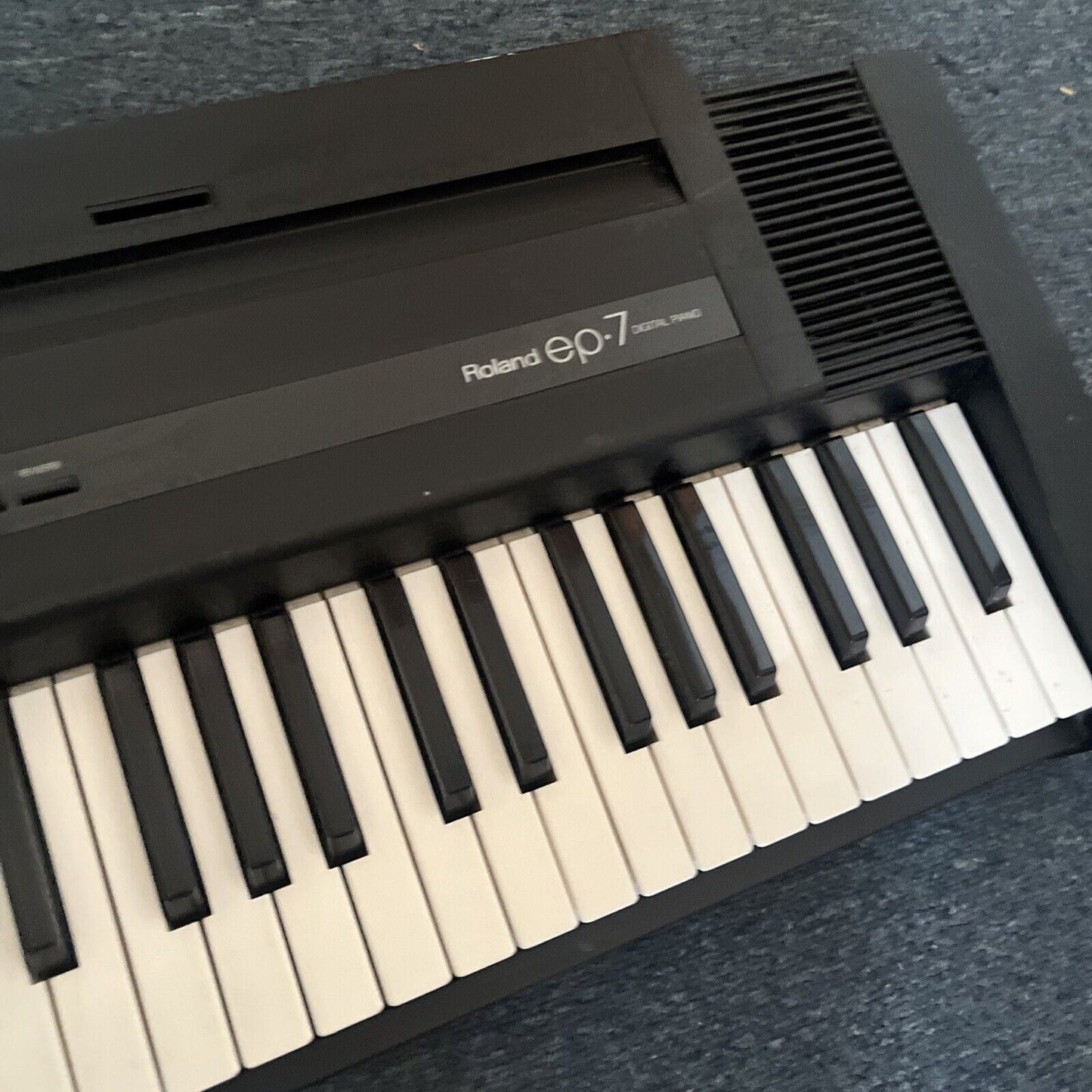 Roland ep7 Digital Piano *for parts or repair*