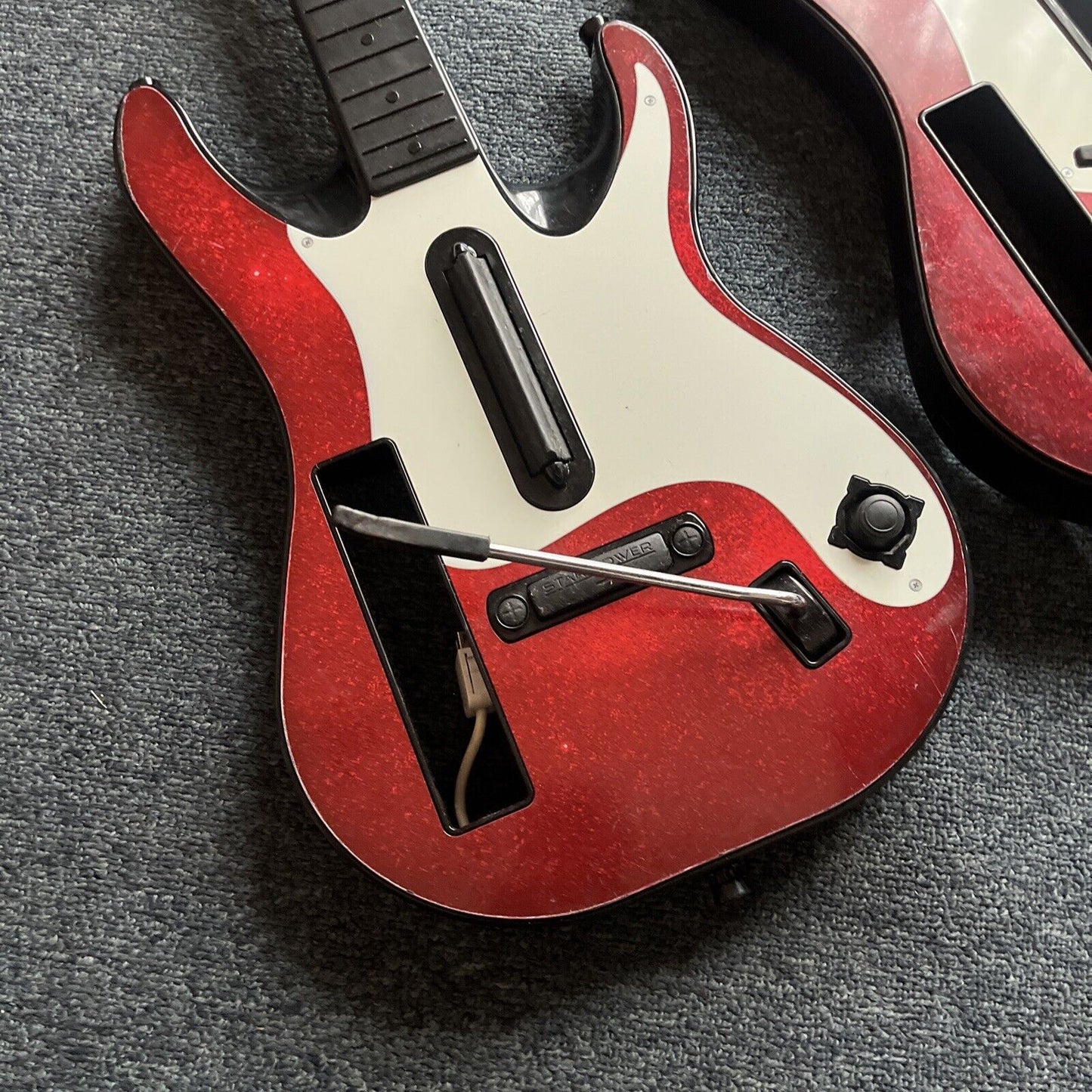 2x Guitar Hero Rock Band Wireless Guitar for Nintendo Wii 95911.805