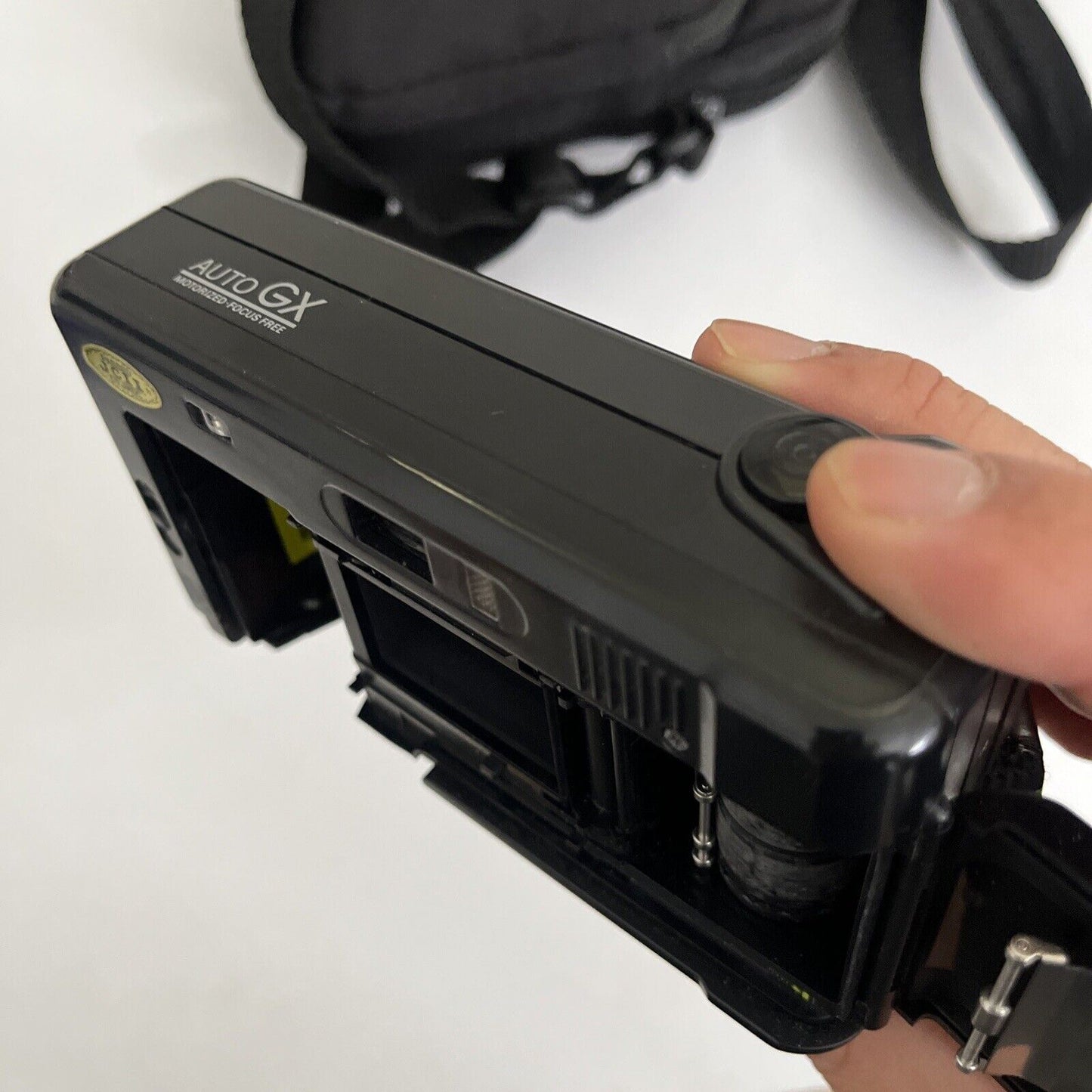 Chinon Auto GX 35mm Film Camera *for parts or repair*