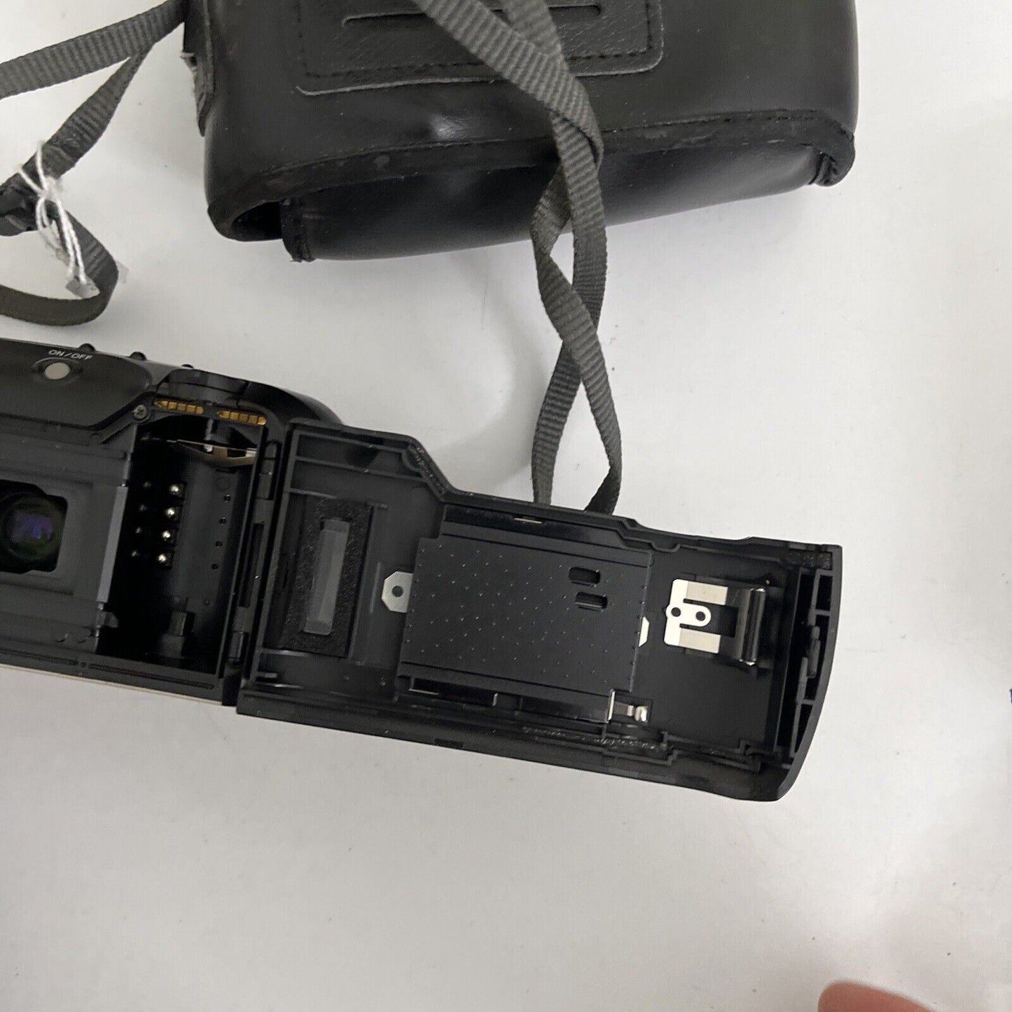 Minolta Riva Zoom 125EX 35mm Film Camera *for parts or repair*