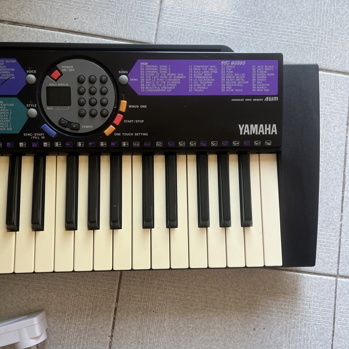 Yamaha PSR-73 PortaTone Electronic Keyboard With Adapter