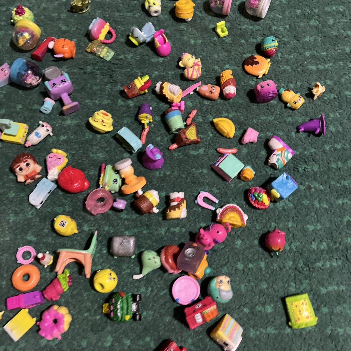 169x Shopkins Figures with Case