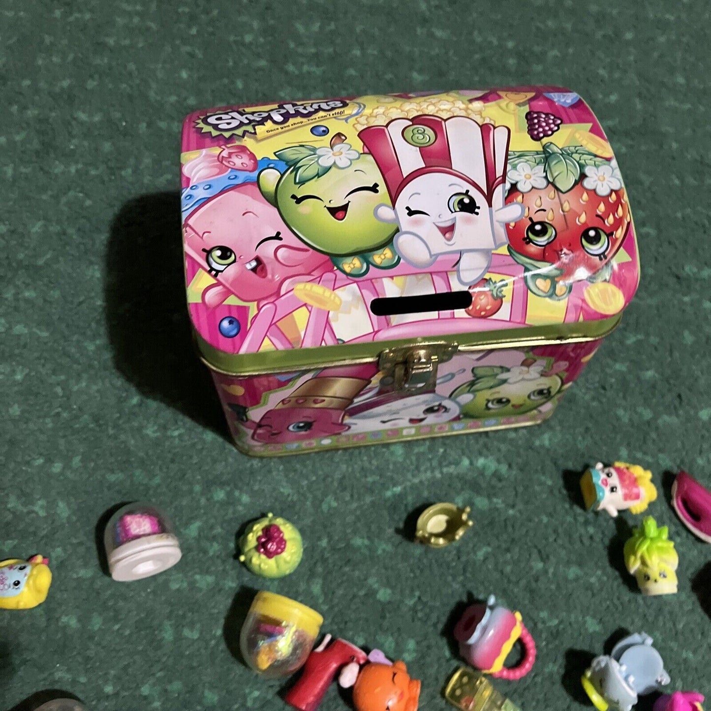 169x Shopkins Figures with Case