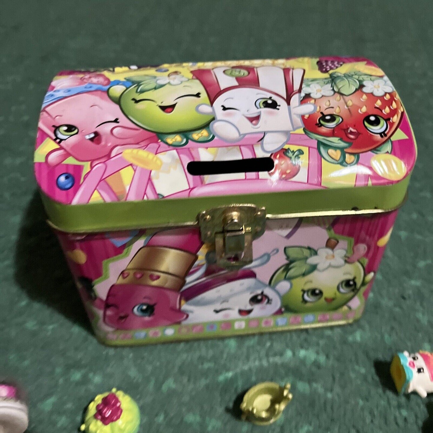 169x Shopkins Figures with Case