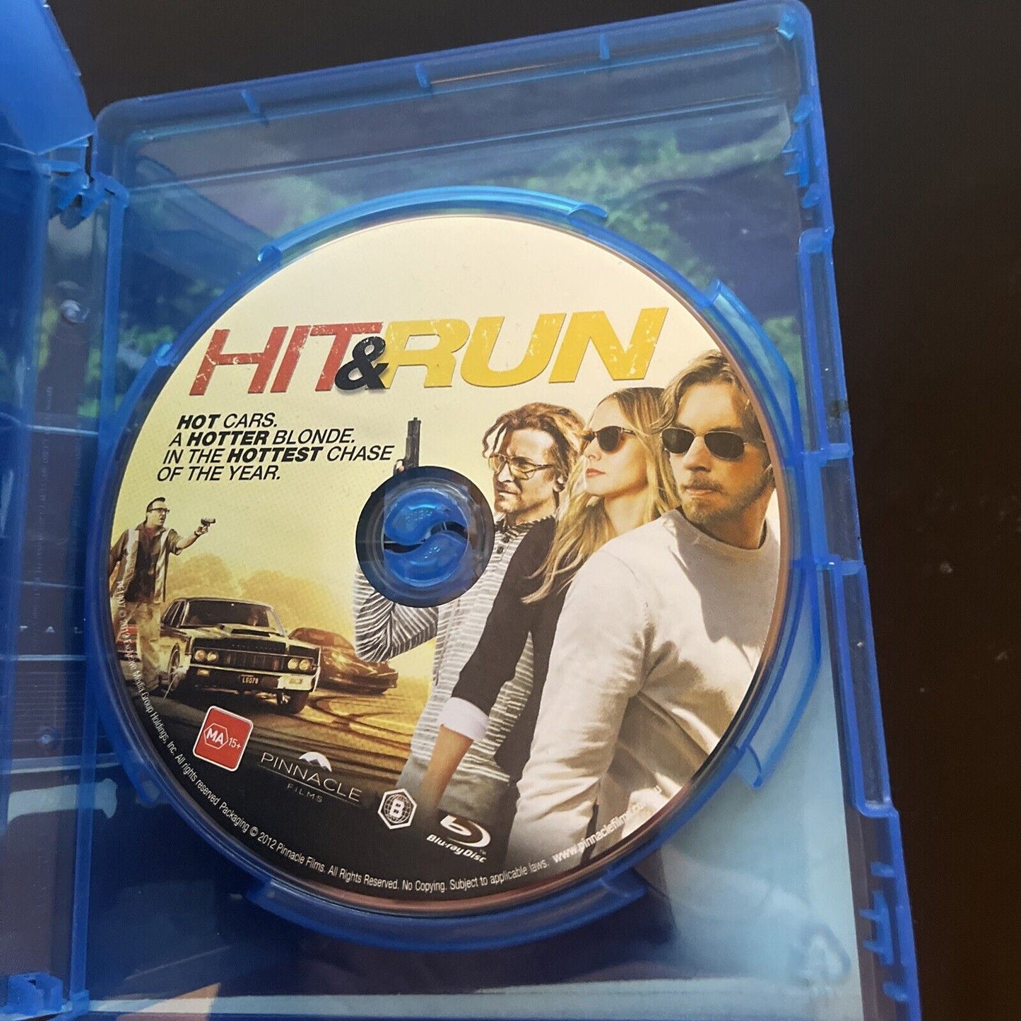 Hit and Run (Blu-Ray, 2012) Kristen Bell, Dax Shepard, Tom Arnold Region B