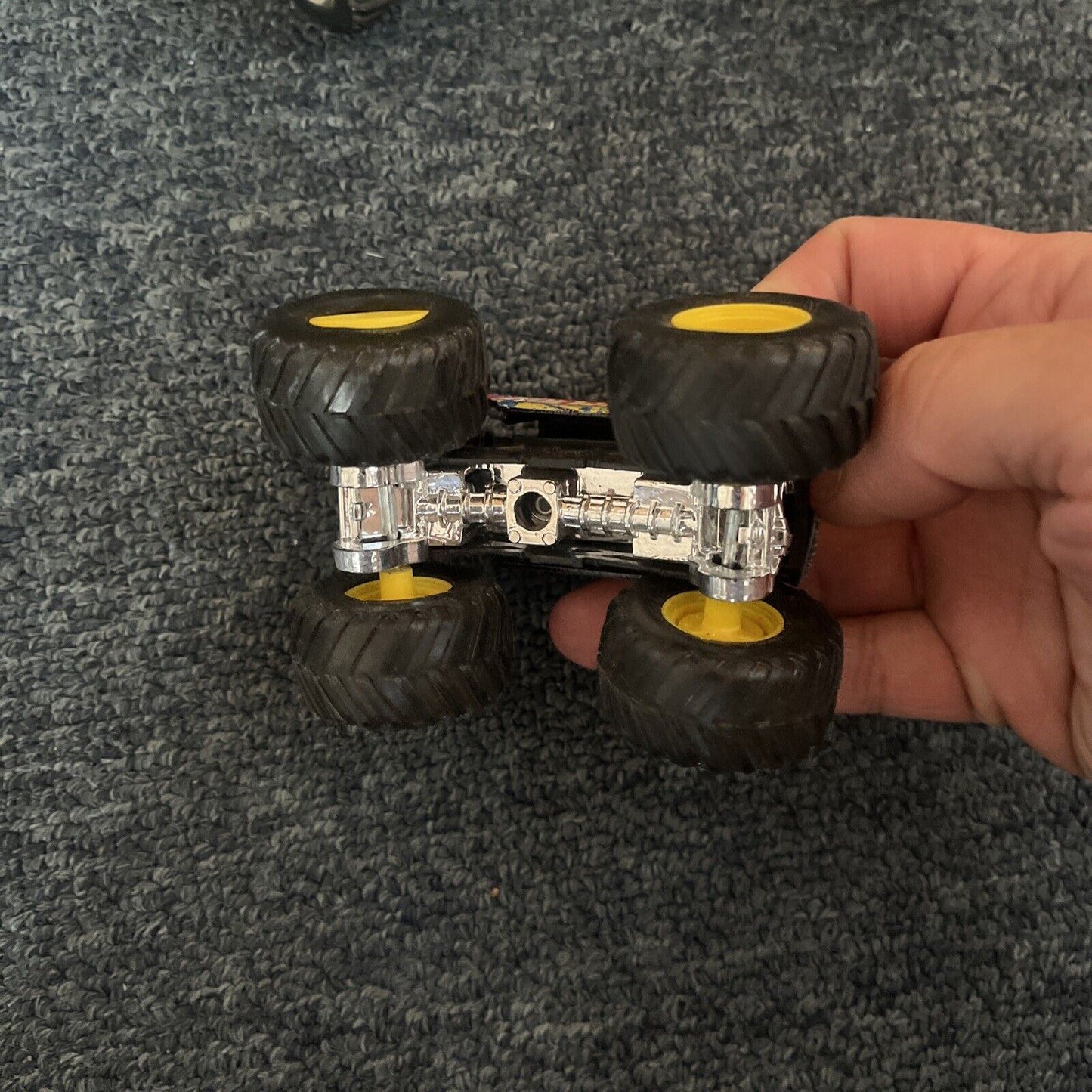 6x Mattel Hot Wheels: 4x Monster Trucks & 2x Cars Grave Digger