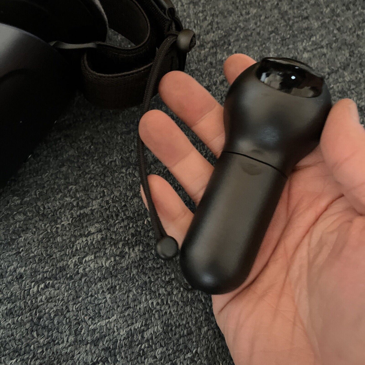 Samsung SM-R324 Gear VR (with Controller) & Google Daydream View (No Controller)