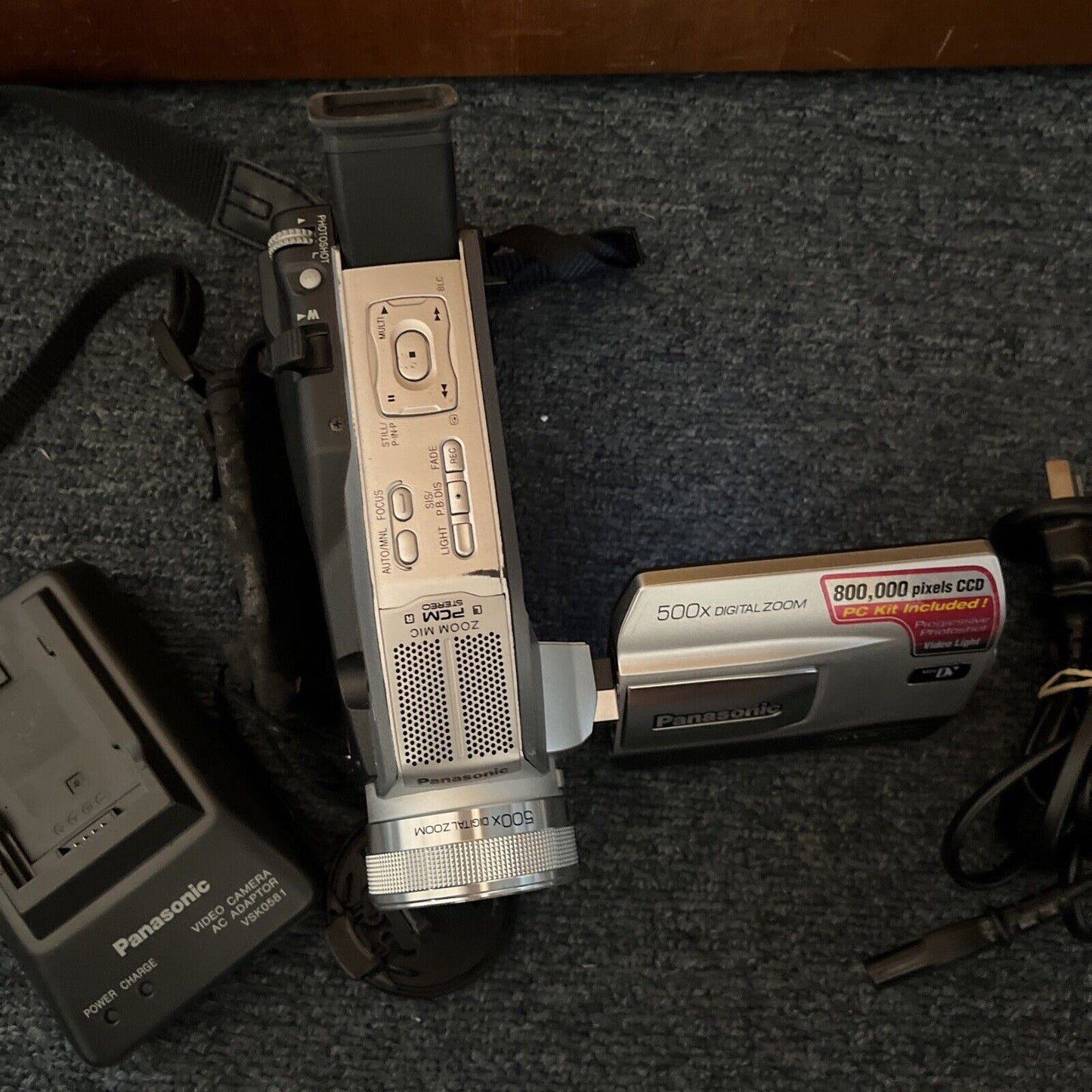 Panasonic NV-DS30 MiniDV Video Camcorder