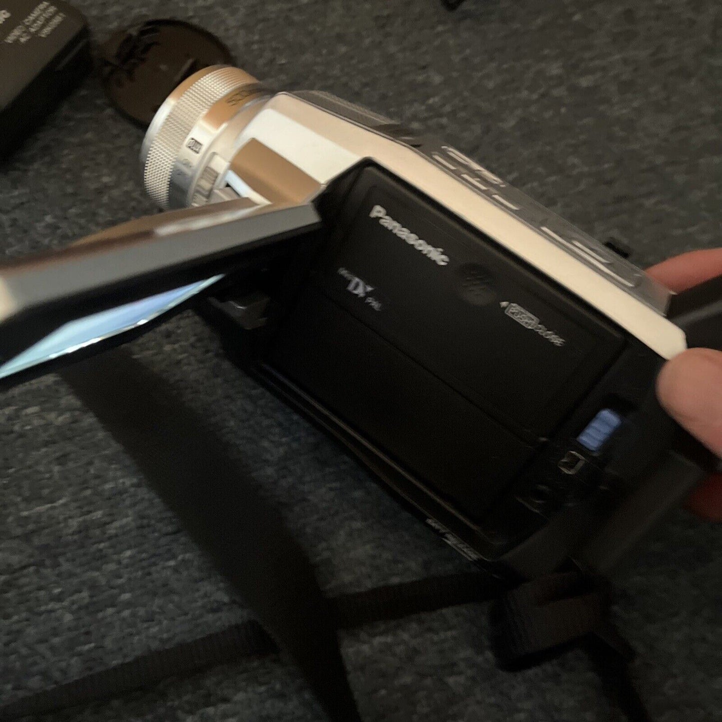 Panasonic NV-DS30 MiniDV Video Camcorder