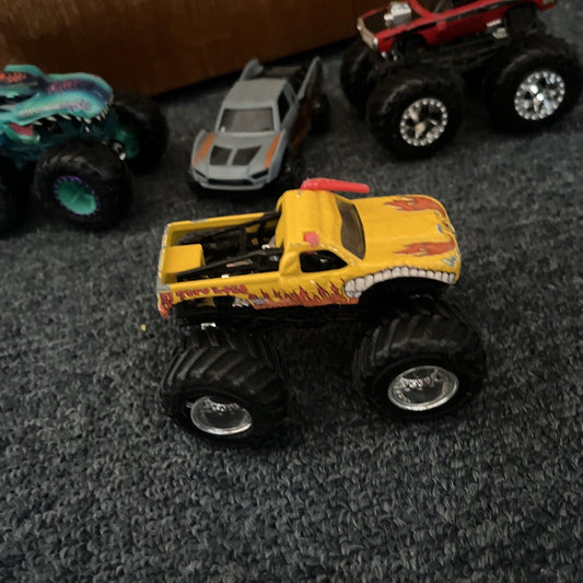 3x Hot Wheels Monster Truck & Hot Wheels Car