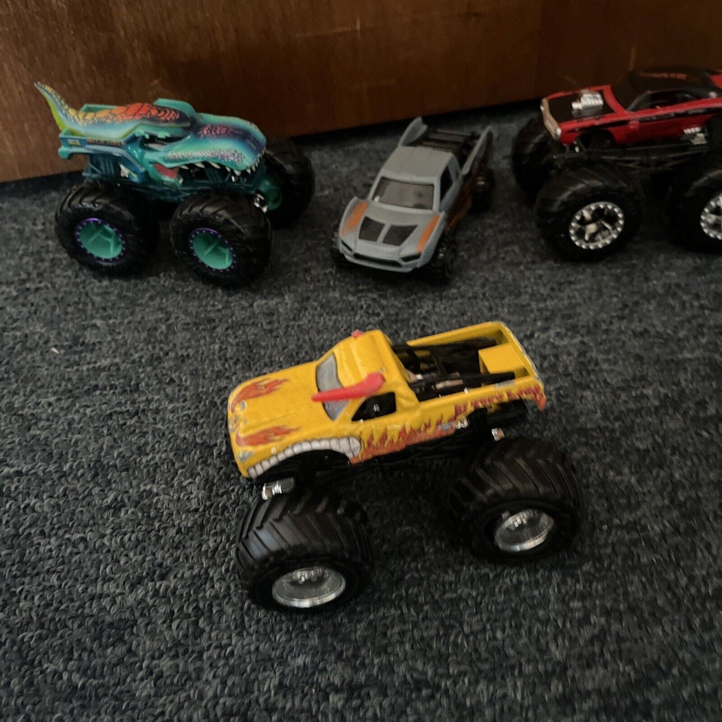 3x Hot Wheels Monster Truck & Hot Wheels Car