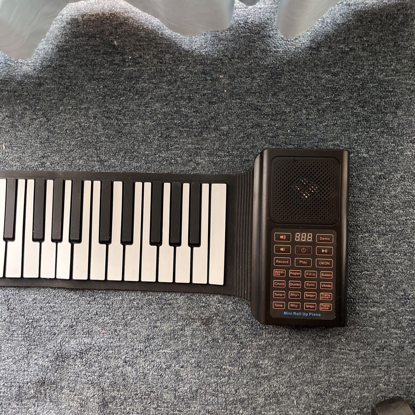 88 Keys Portable Keyboard Piano Foldable Electric Hand Rolls Piano Rechargeable