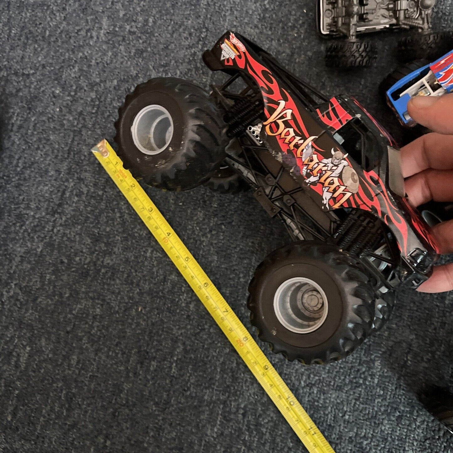 12x Monster Truck Hot Wheels & 1x Car Barbarian Grave Digger Avenger