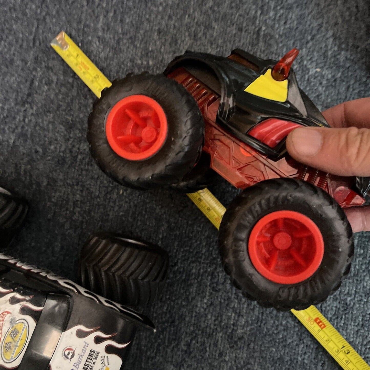 12x Monster Truck Hot Wheels & 1x Car Barbarian Grave Digger Avenger