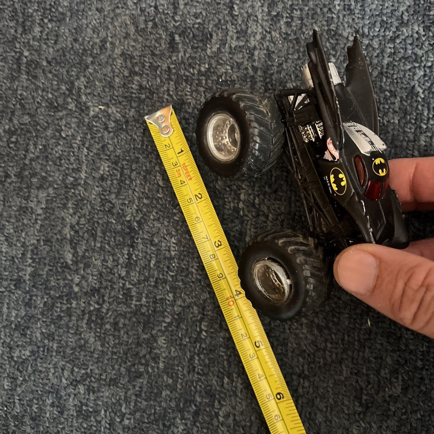 12x Monster Truck Hot Wheels & 1x Car Barbarian Grave Digger Avenger