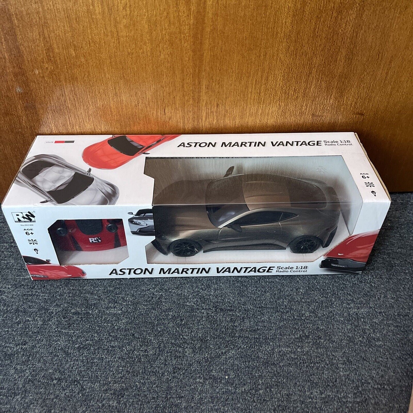 *New* Aston Martin Vantage Radio Control Car 1:18