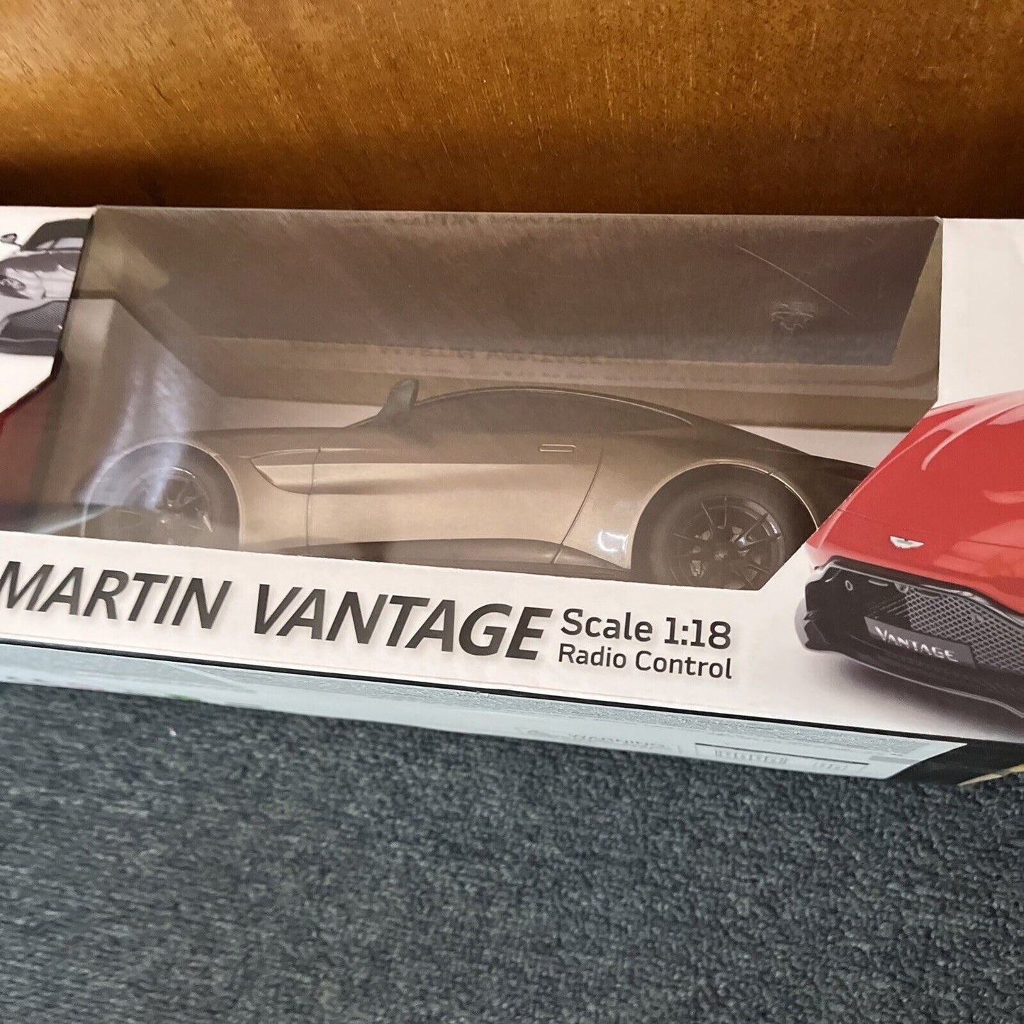 *New* Aston Martin Vantage Radio Control Car 1:18