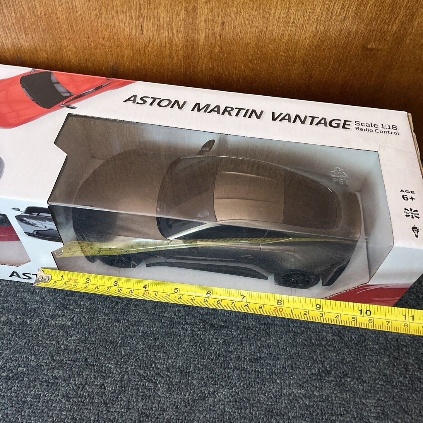 *New* Aston Martin Vantage Radio Control Car 1:18