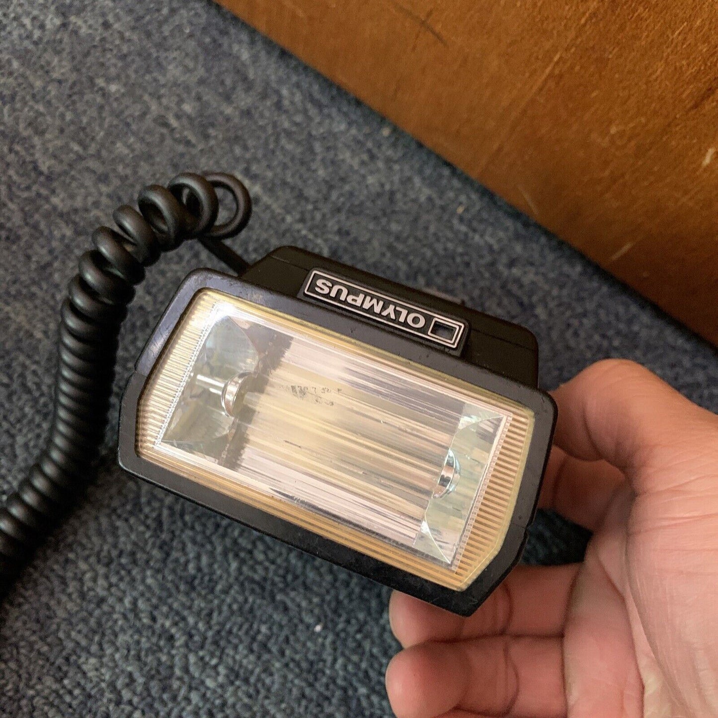 Vintage Olympus Quick Auto 310 Camera Flash with Olympus Bounce Grip