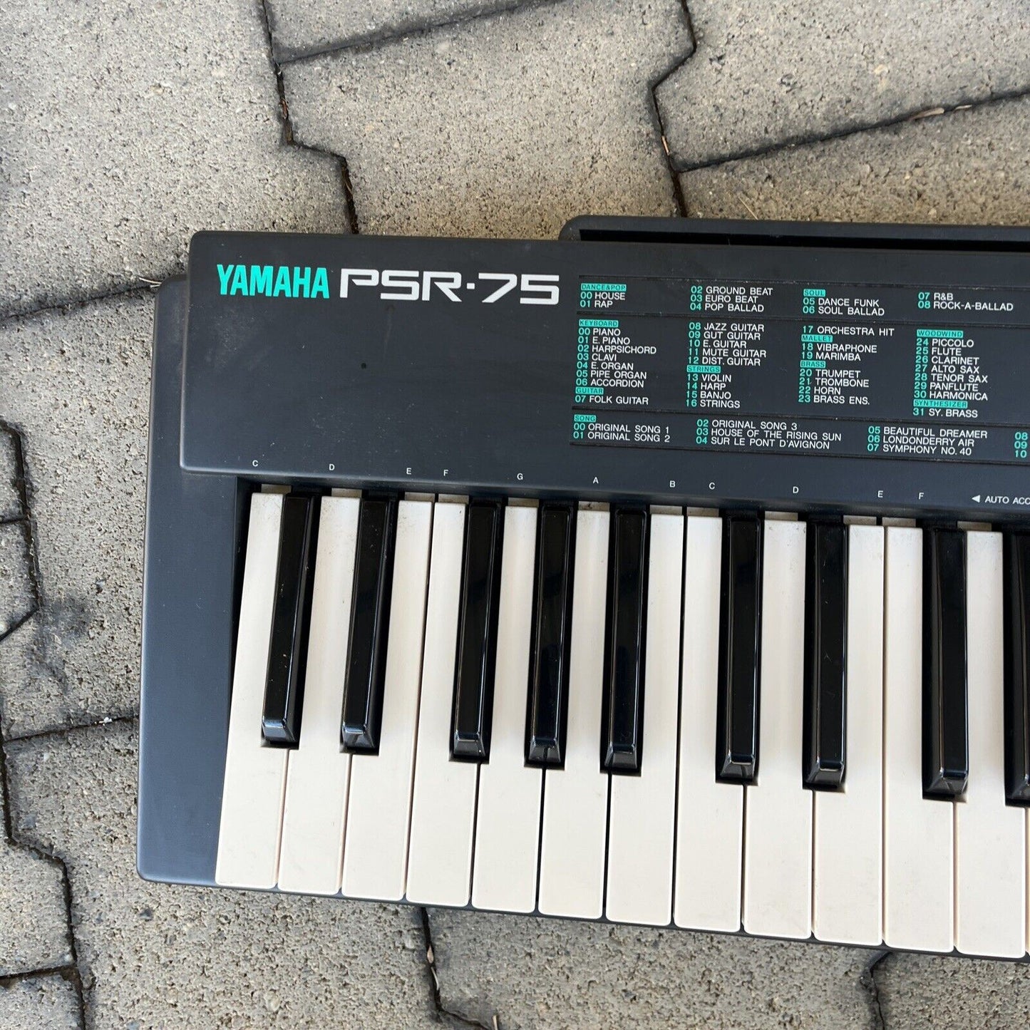 Yamaha PSR-75 Electronic Keyboard *for parts or repair*