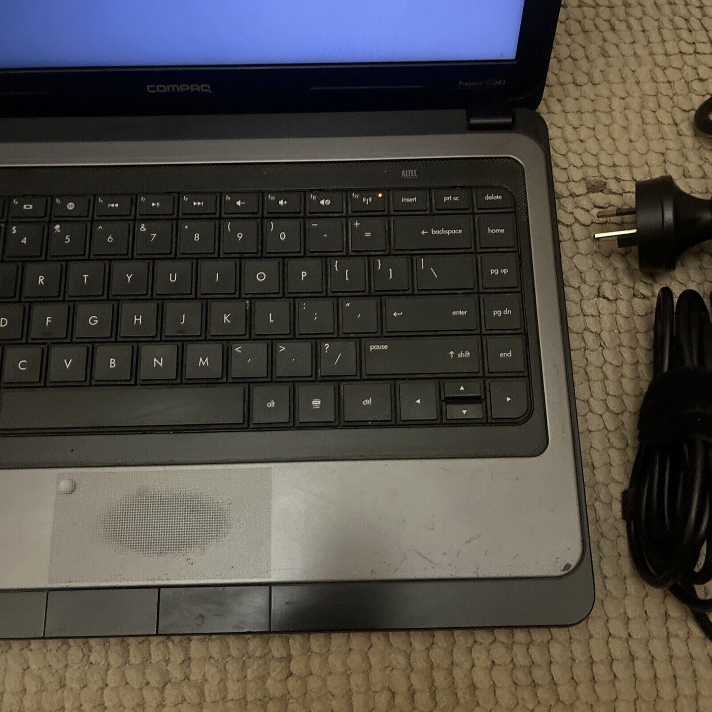 Compaq Presario CQ43 14" Laptop 2GB RAM Intel Celeron B815 1.6Ghz 400gb HDD DVD