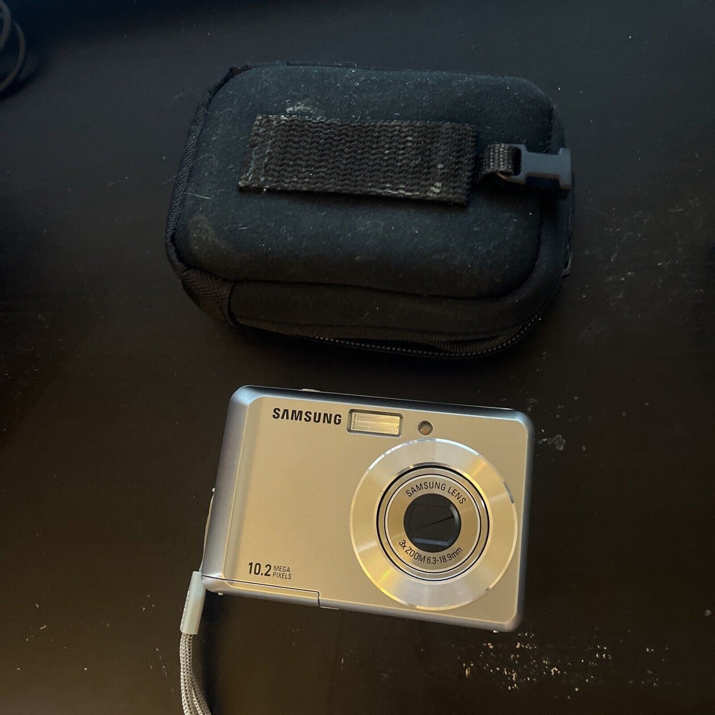 Samsung ES15 10.2 MP Digital Camera - Silver