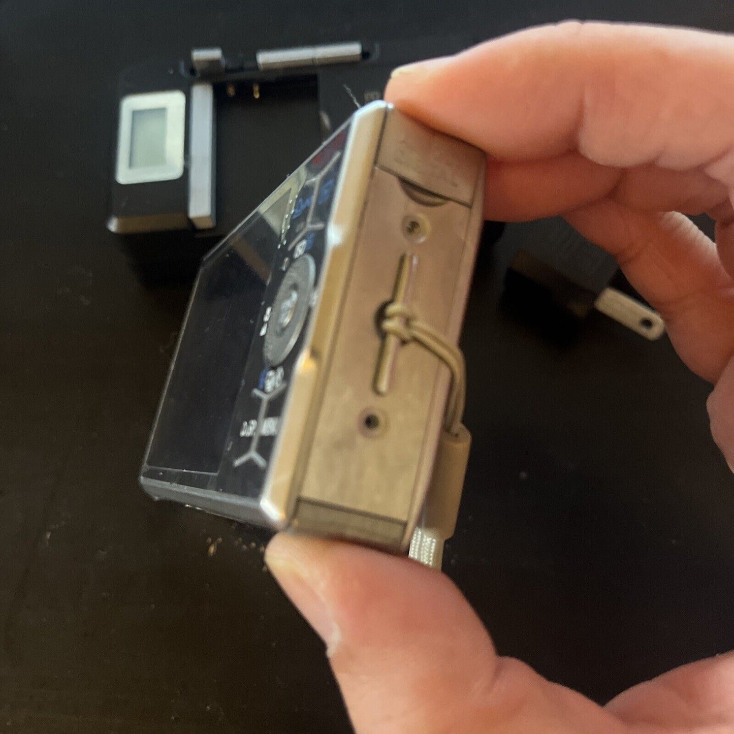 Canon IXUS 90 IS Digital Camera 10MP