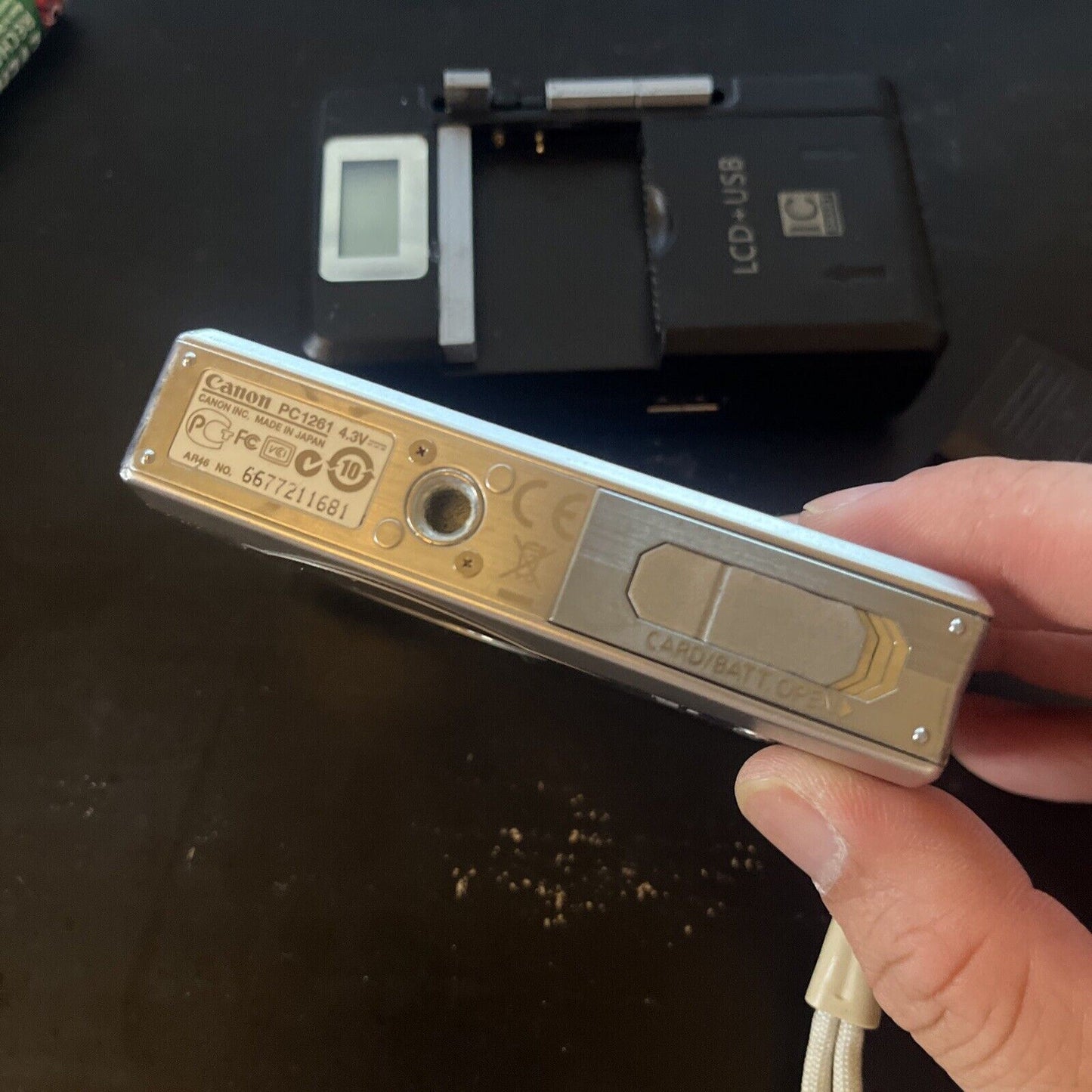 Canon IXUS 90 IS Digital Camera 10MP