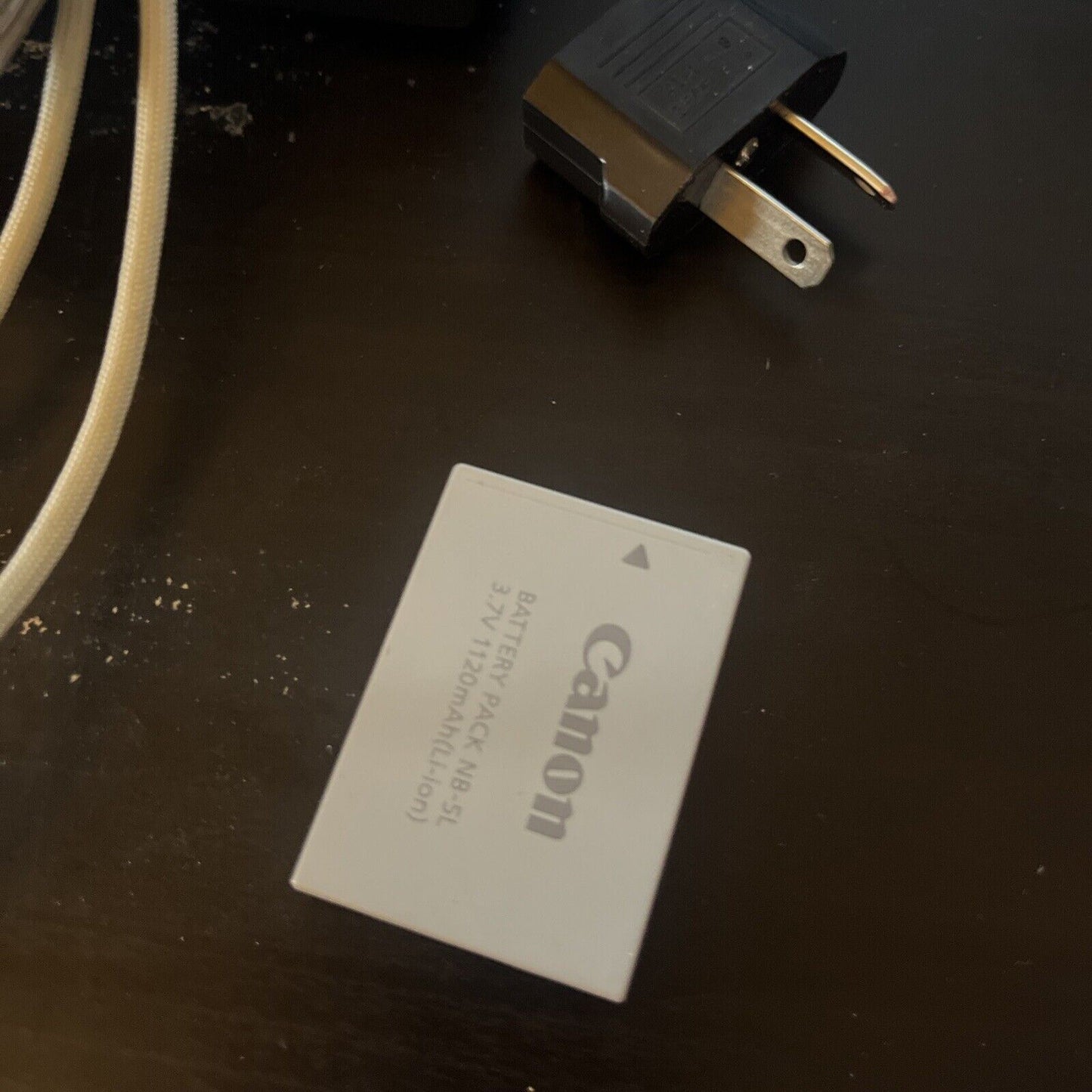 Canon IXUS 90 IS Digital Camera 10MP