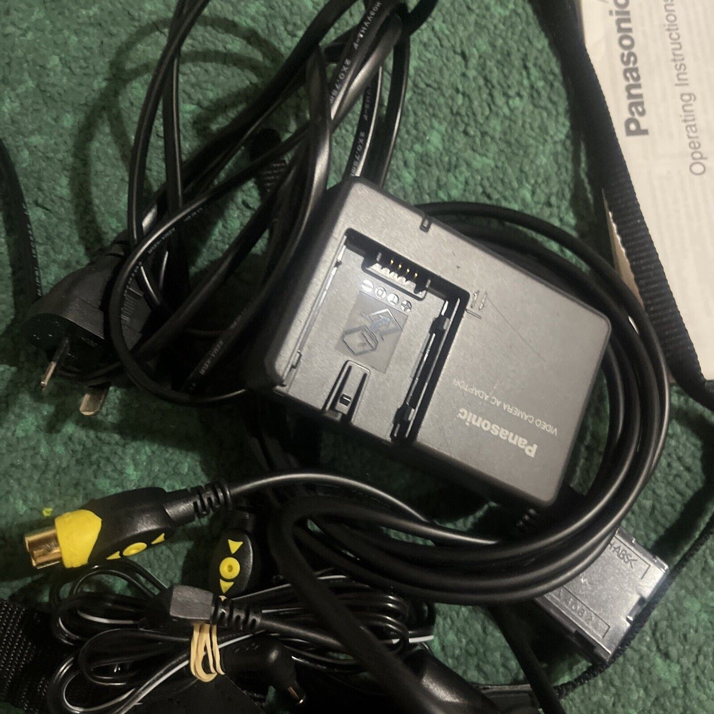 Panasonic NV-GS400 Mini DV Digital Video Camera *works but requires new battery*