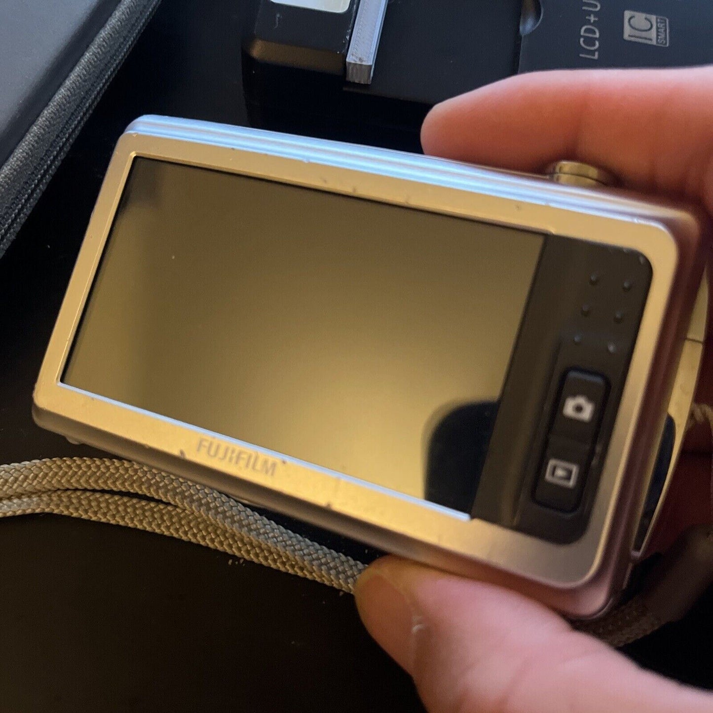 Fujifilm Finepix Z90 Digital Camera Touchscreen 14.2MP