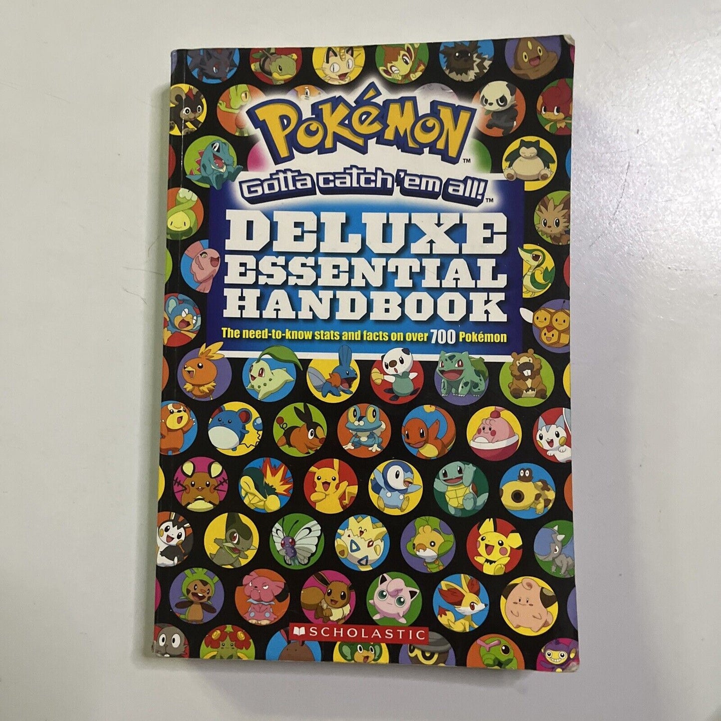 Pokemon Deluxe Essential Handbook (Paperback, 2015)