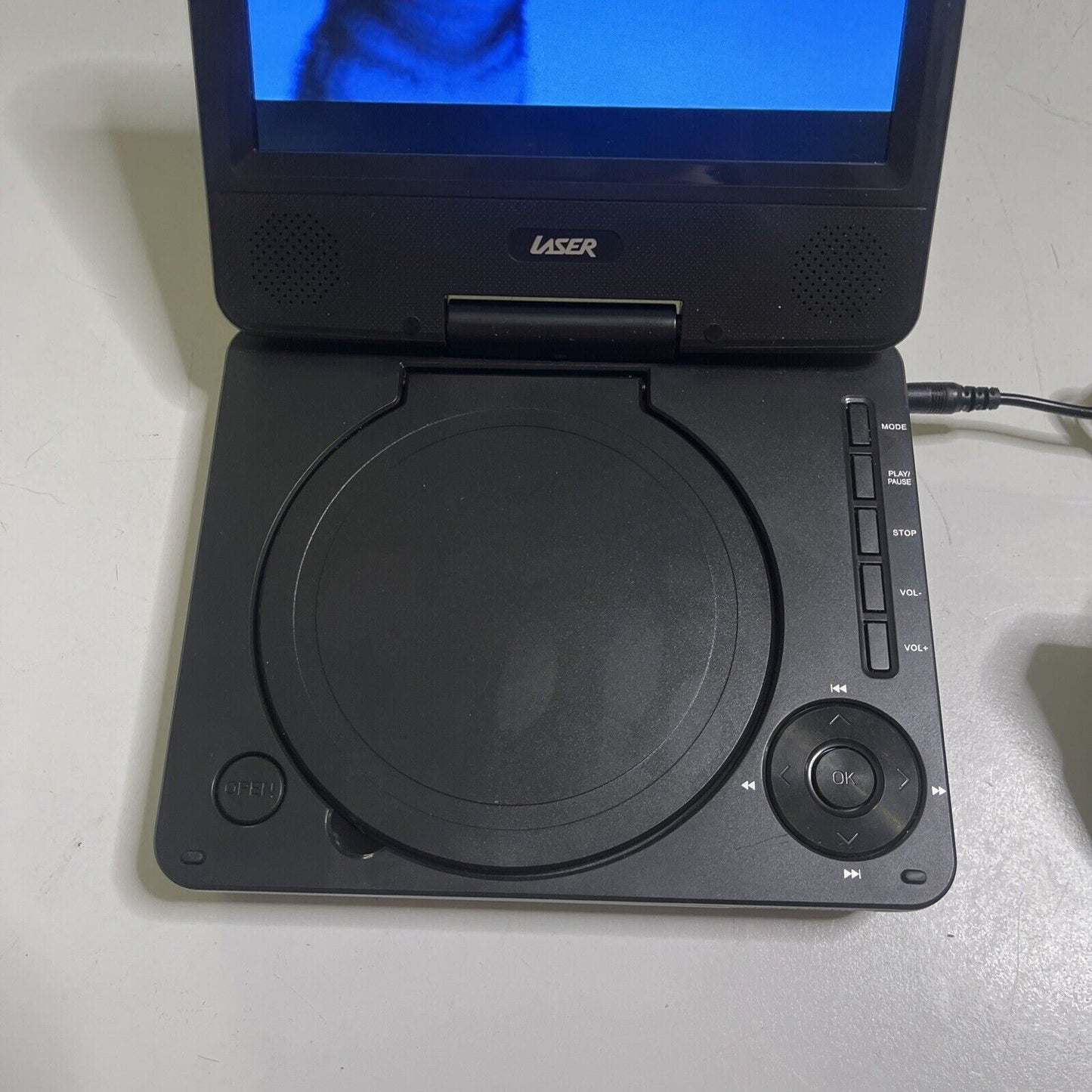 Laser 7" Portable DVD Player Multi-Region DVD-PT-7D